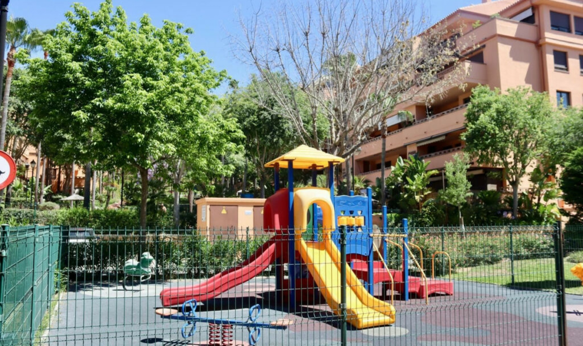 Resale - Apartment -
The Golden Mile