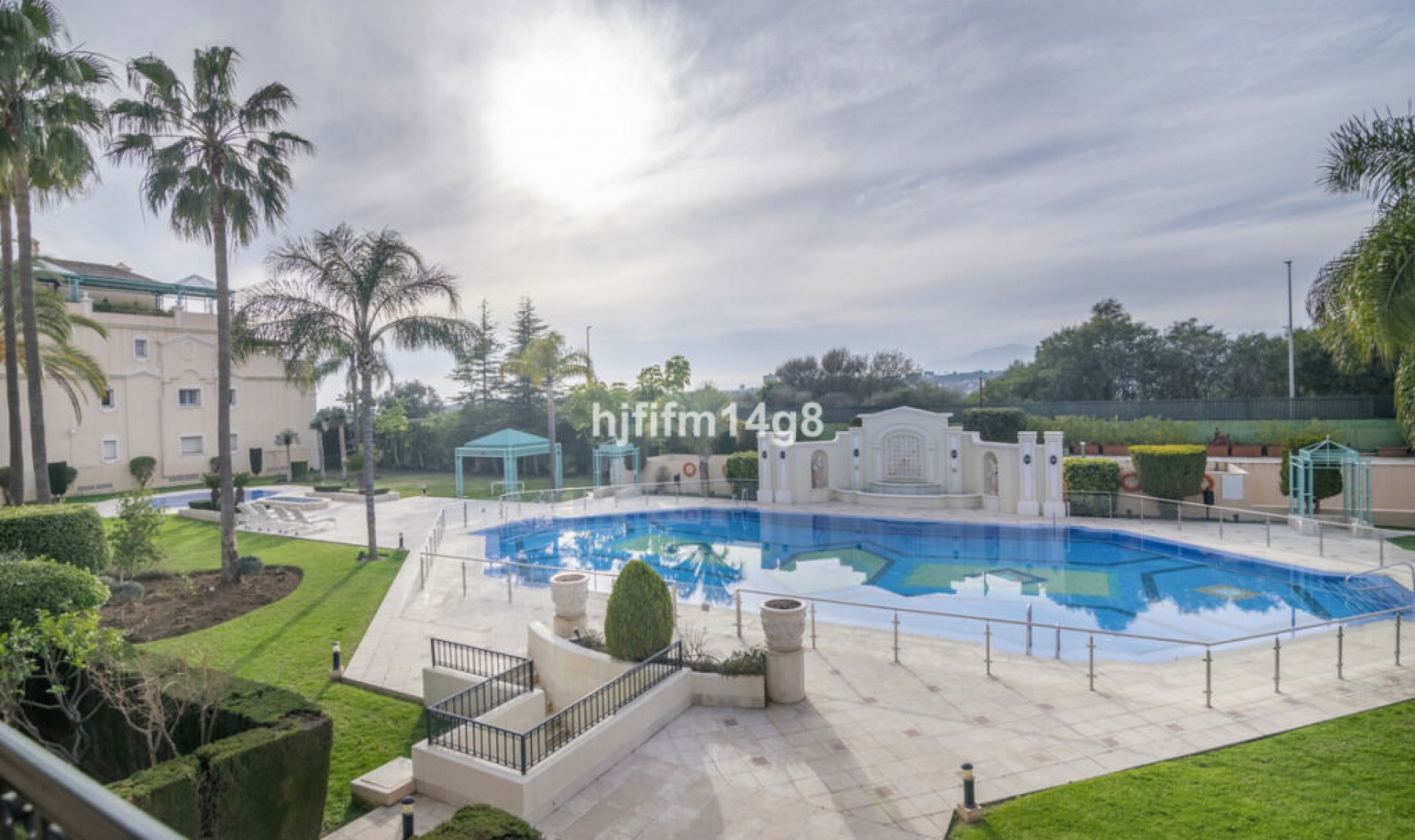 Resale - Apartment -
The Golden Mile
