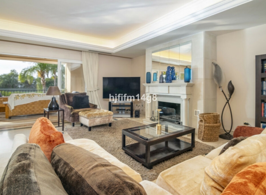Resale - Apartment -
The Golden Mile