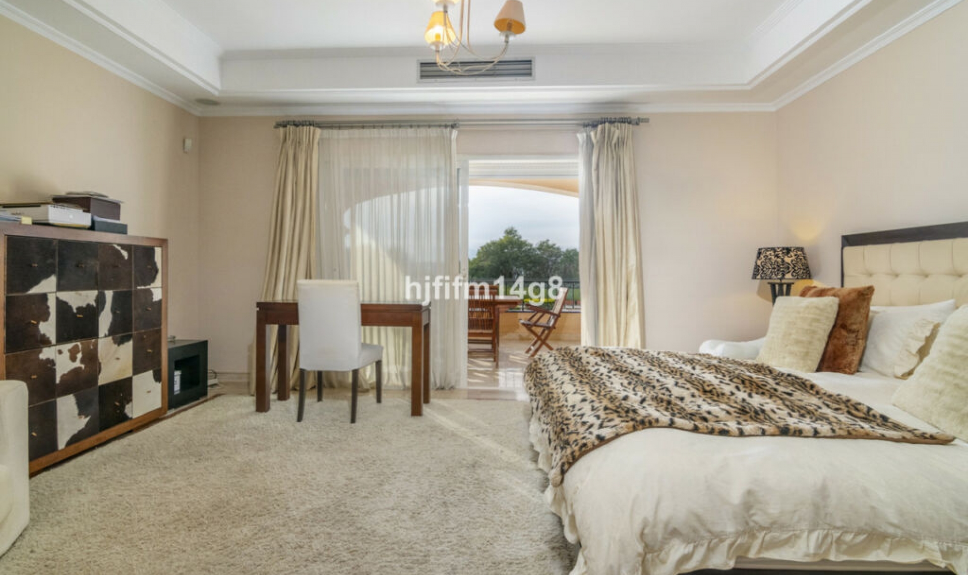 Resale - Apartment -
The Golden Mile