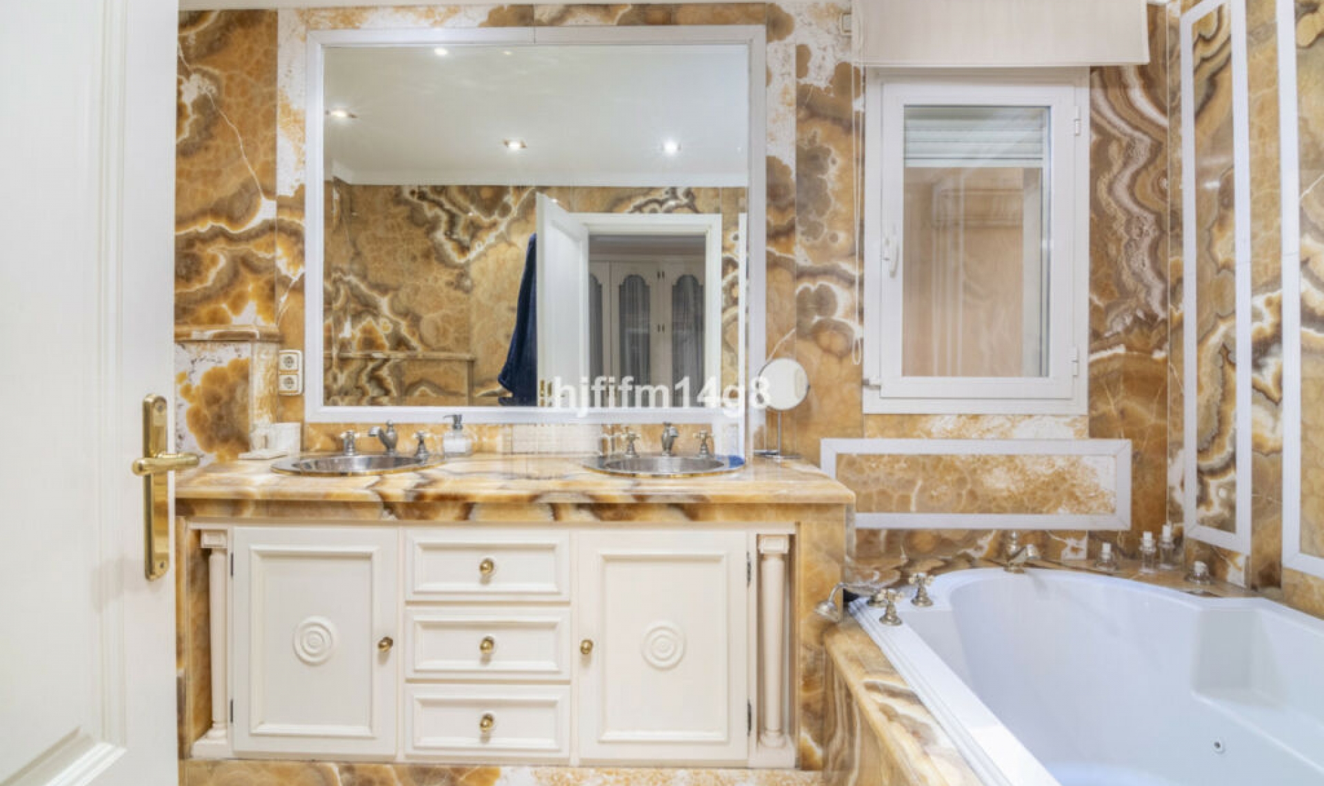 Resale - Apartment -
The Golden Mile