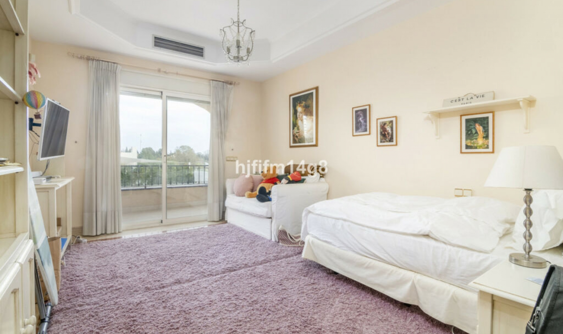Resale - Apartment -
The Golden Mile