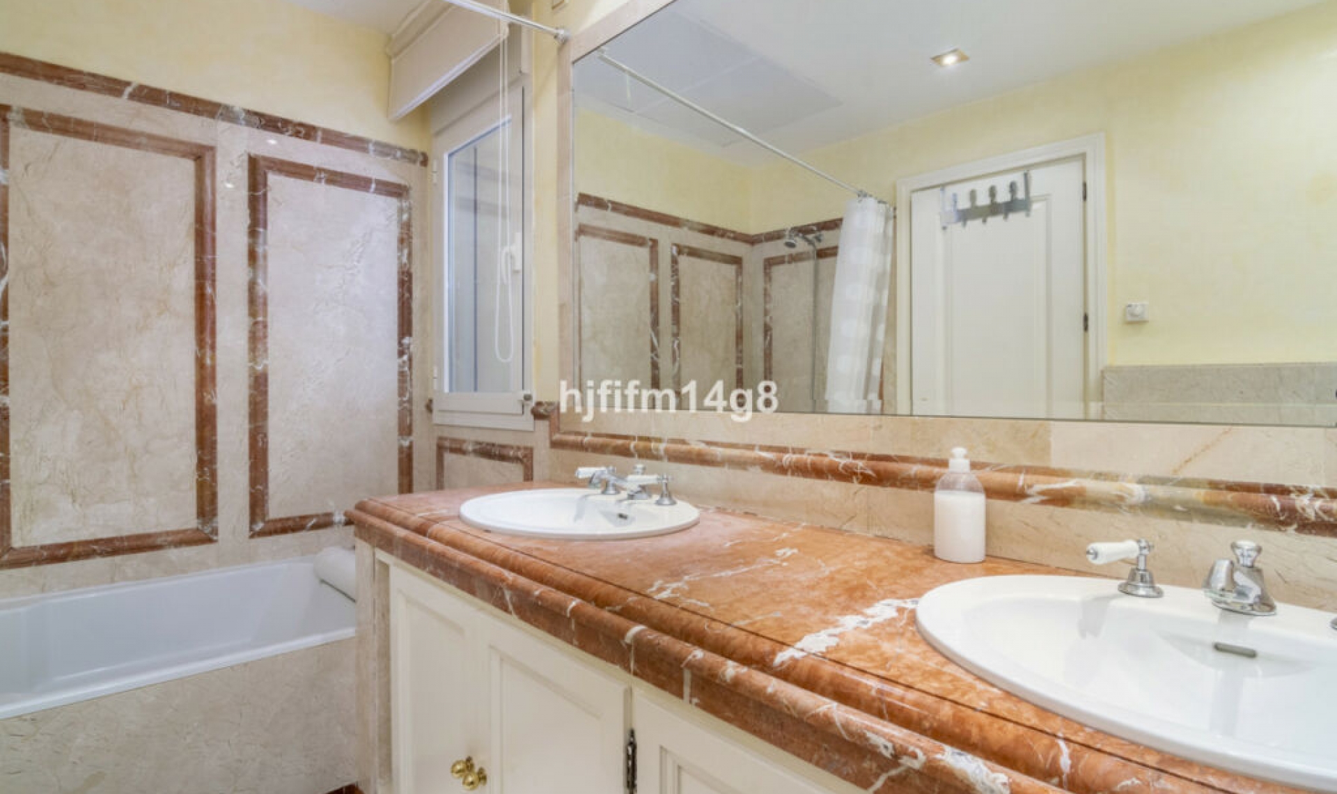 Resale - Apartment -
The Golden Mile