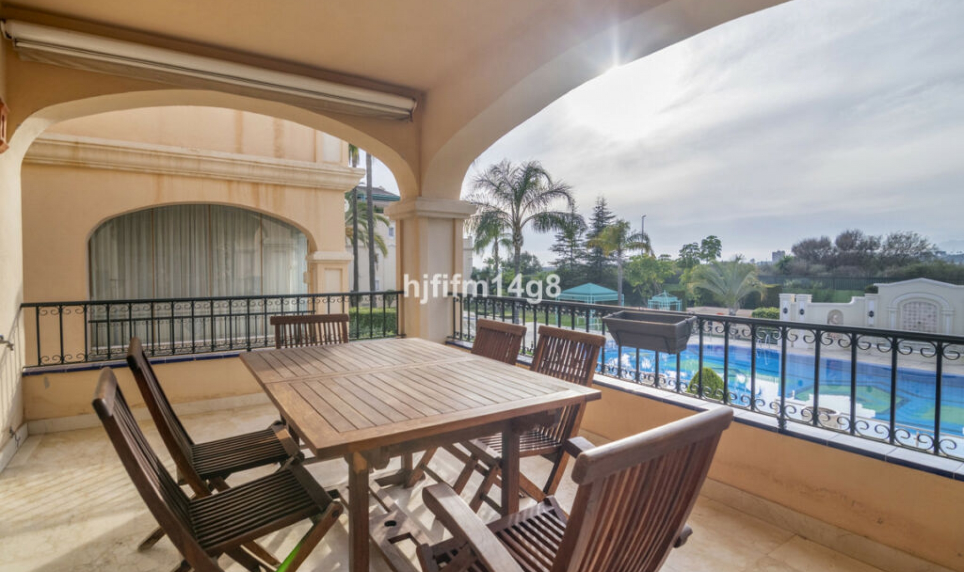 Resale - Apartment -
The Golden Mile