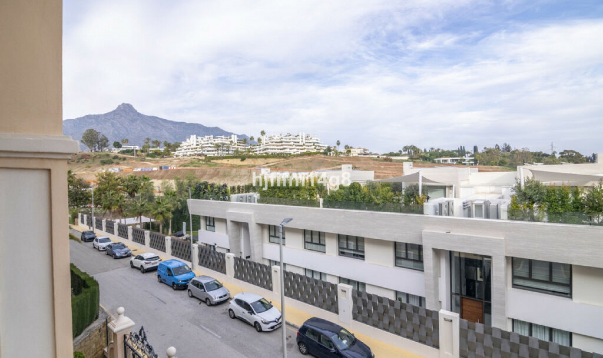 Resale - Apartment -
The Golden Mile