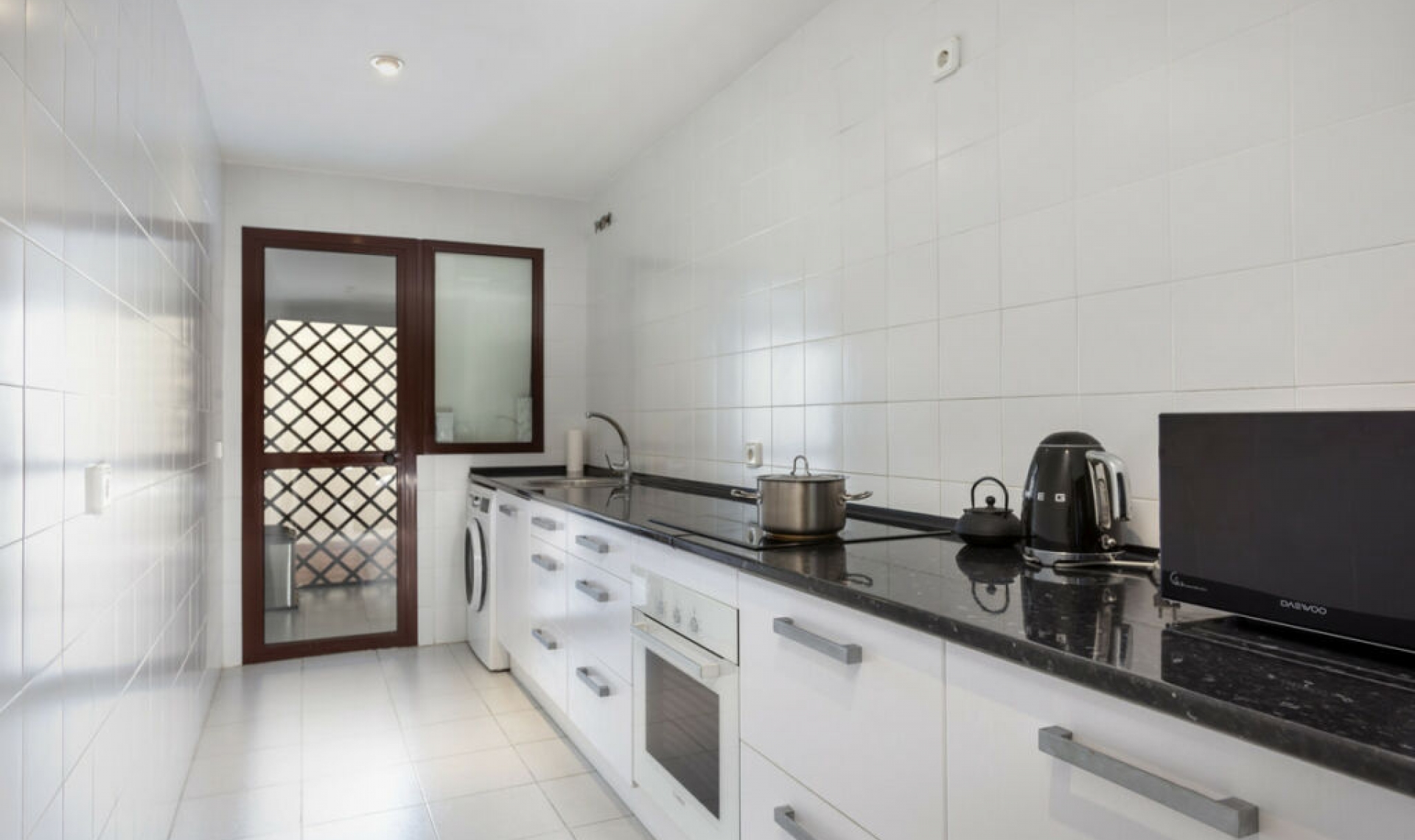 Resale - Apartment -
The Golden Mile