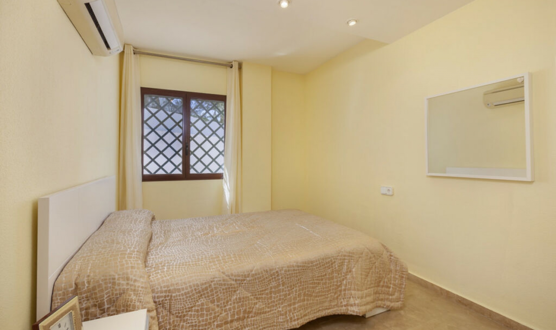 Resale - Apartment -
The Golden Mile