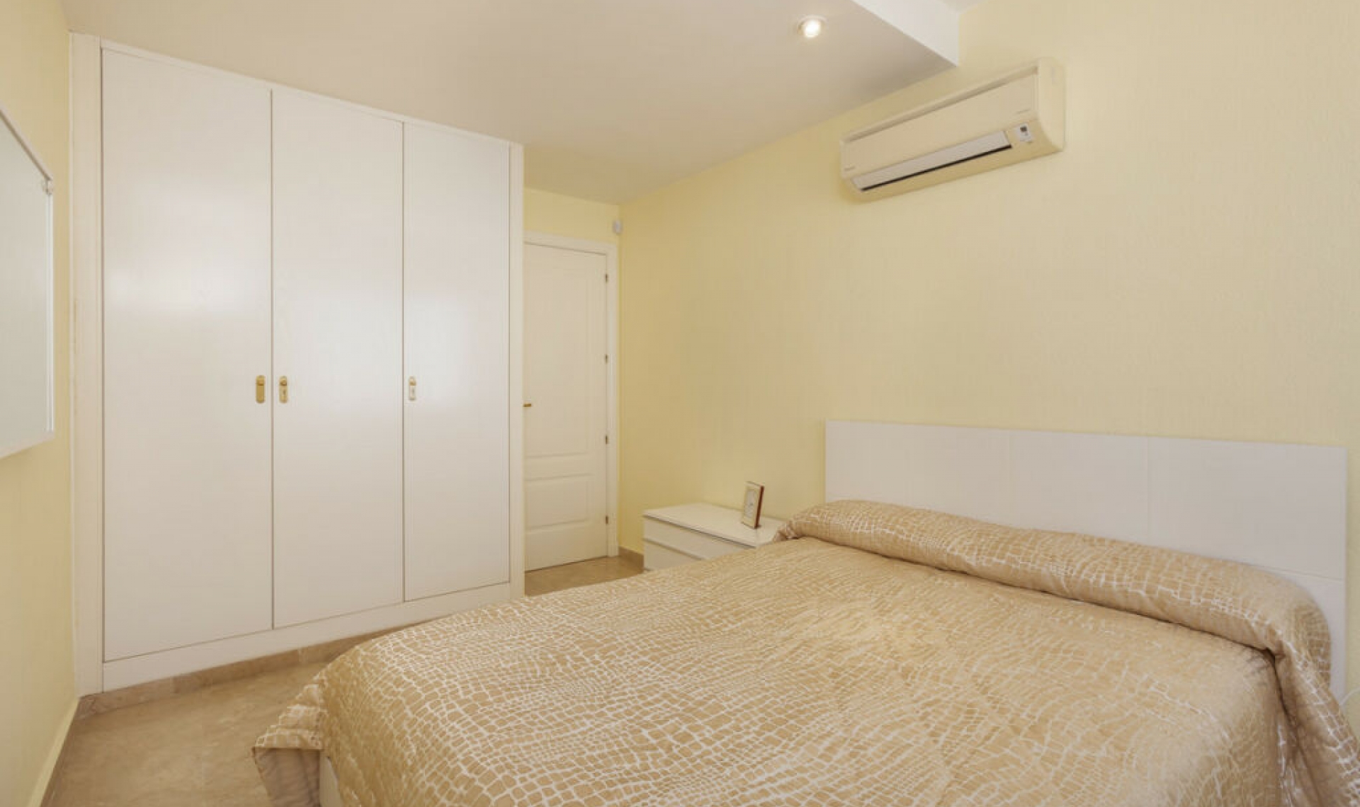 Resale - Apartment -
The Golden Mile
