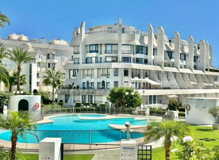 Resale - Apartment -
The Golden Mile