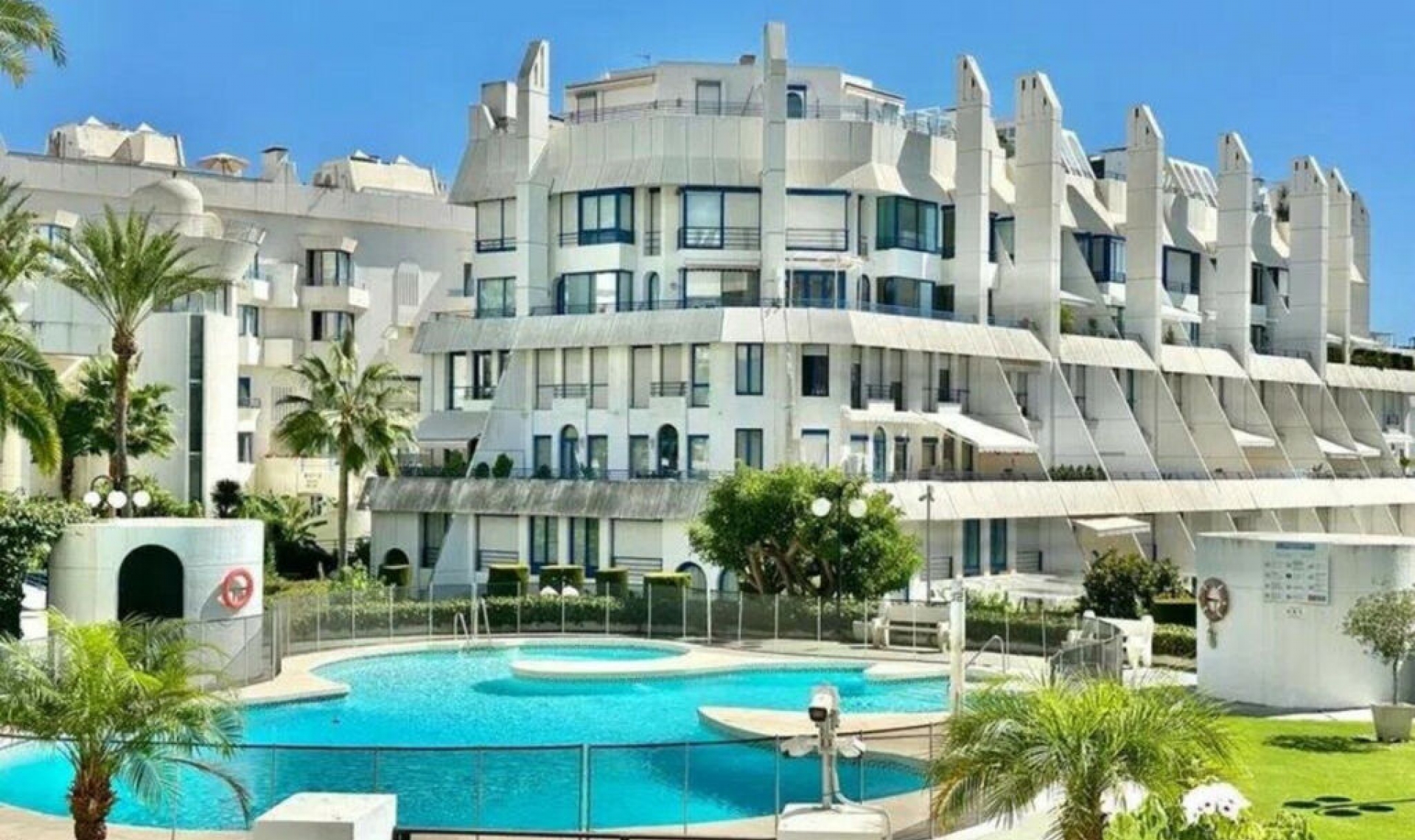 Resale - Apartment -
The Golden Mile