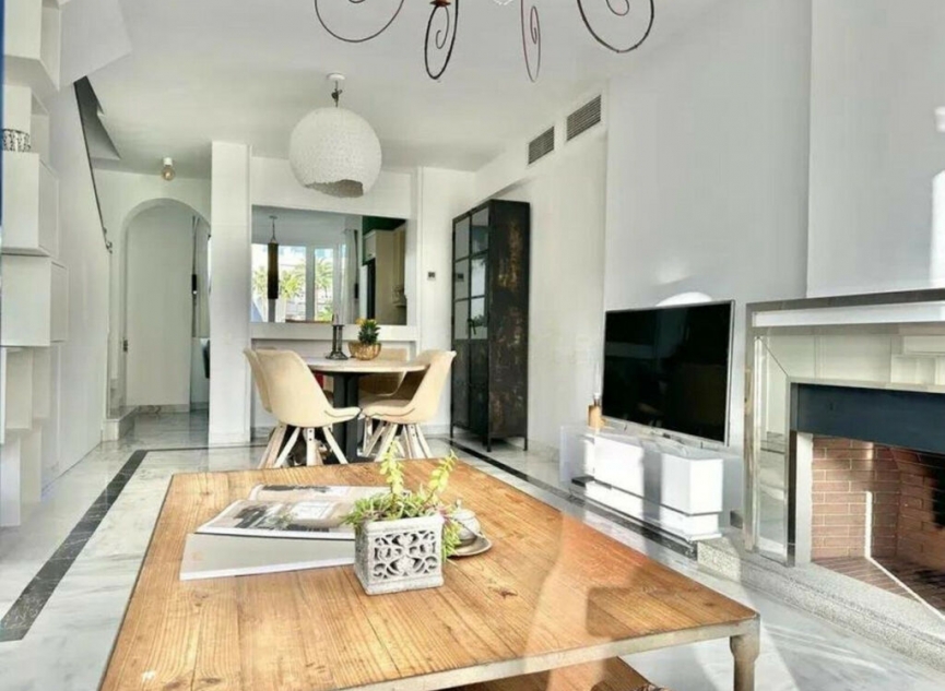 Resale - Apartment -
The Golden Mile