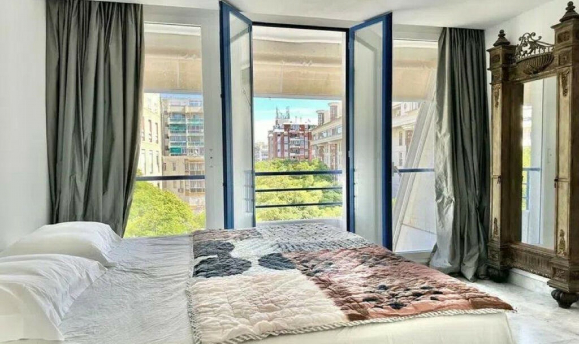 Resale - Apartment -
The Golden Mile