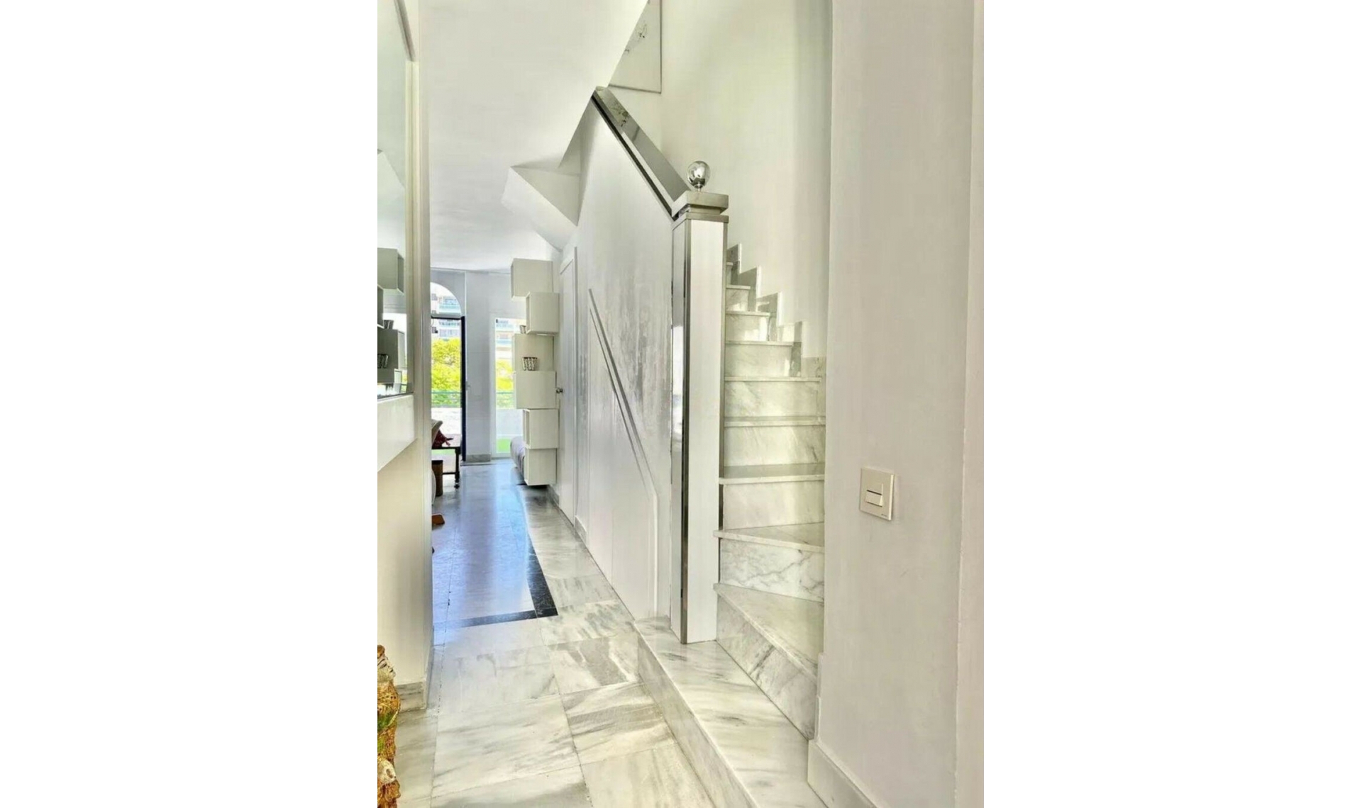 Resale - Apartment -
The Golden Mile