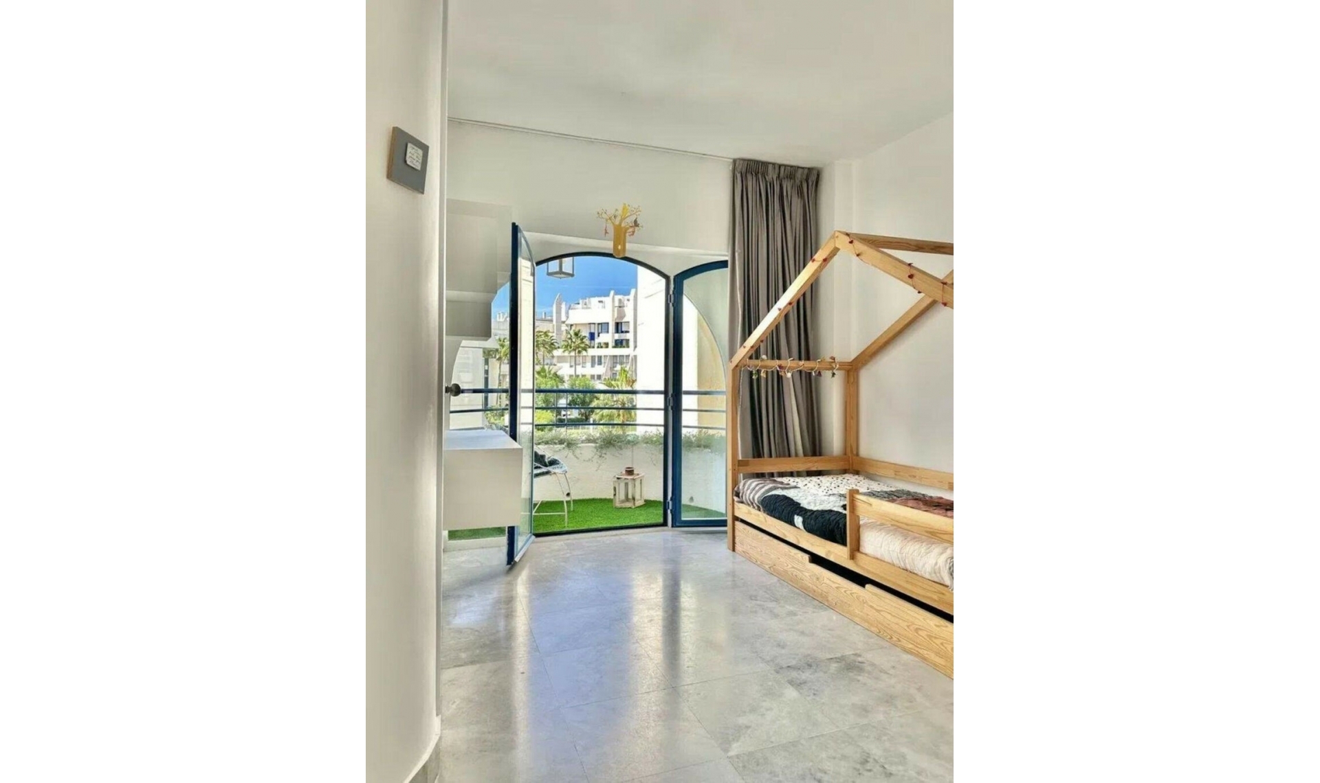 Resale - Apartment -
The Golden Mile