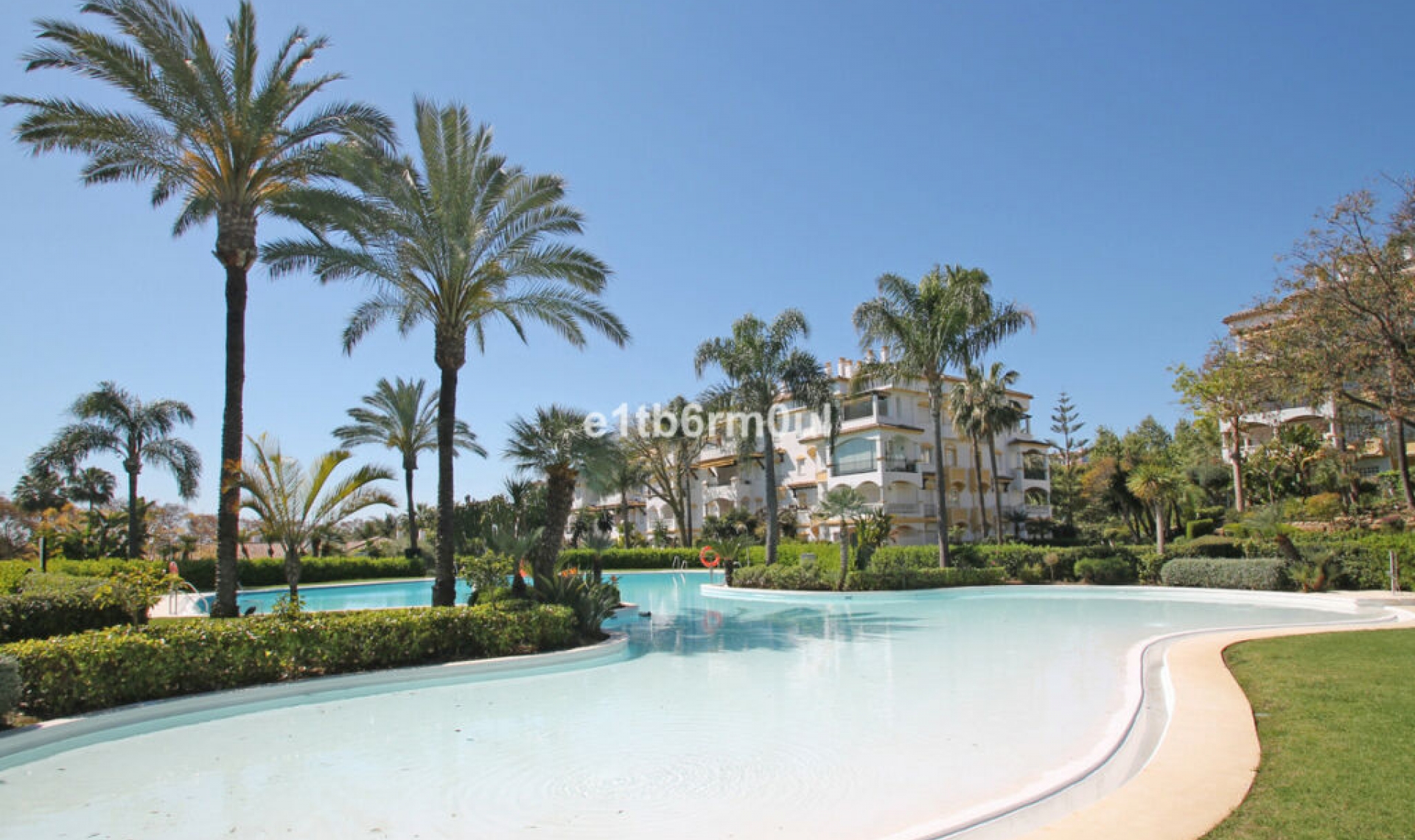 Resale - Apartment -
The Golden Mile