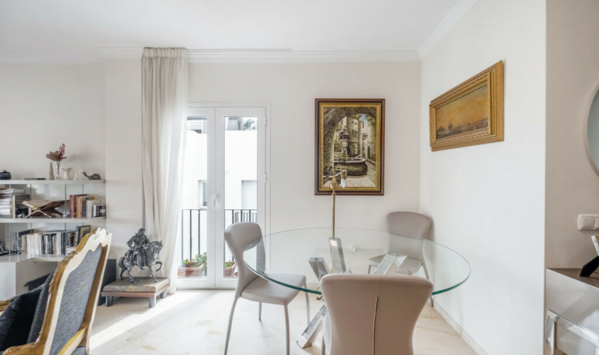 Resale - Apartment -
The Golden Mile