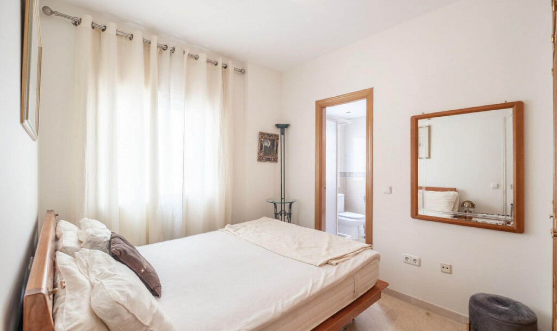 Resale - Apartment -
The Golden Mile