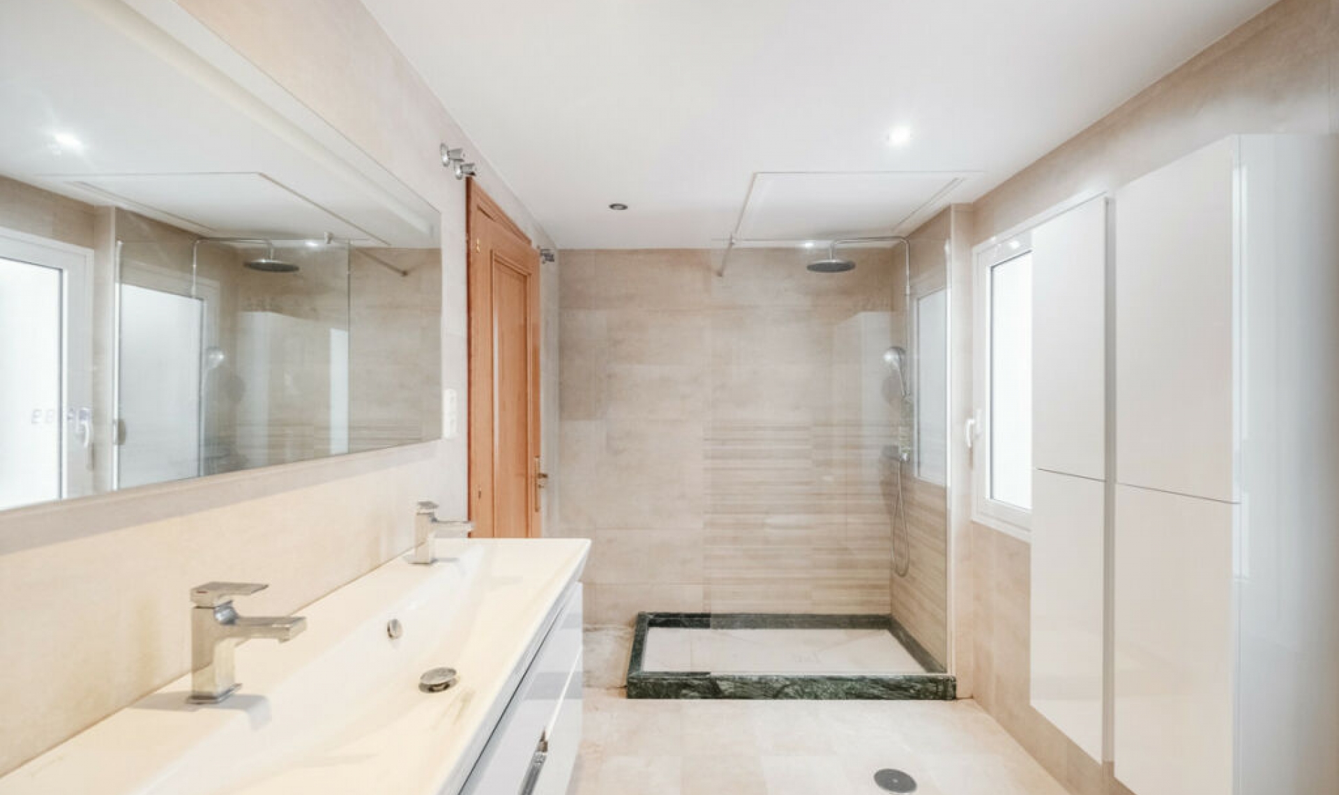 Resale - Apartment -
The Golden Mile