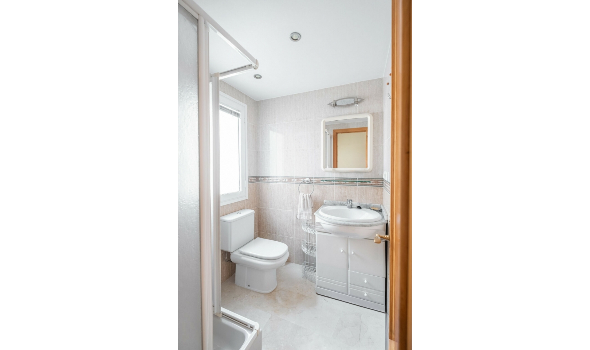 Resale - Apartment -
The Golden Mile