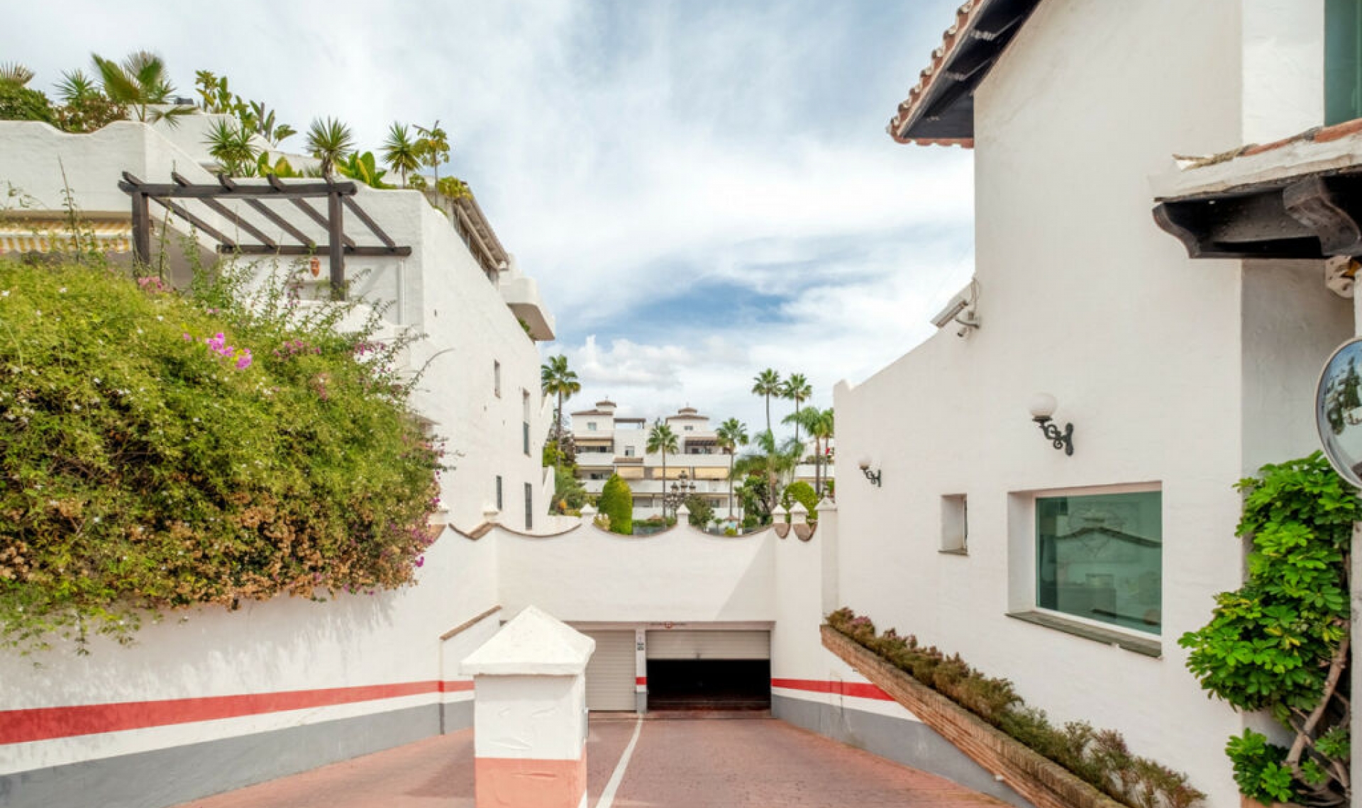Resale - Apartment -
The Golden Mile