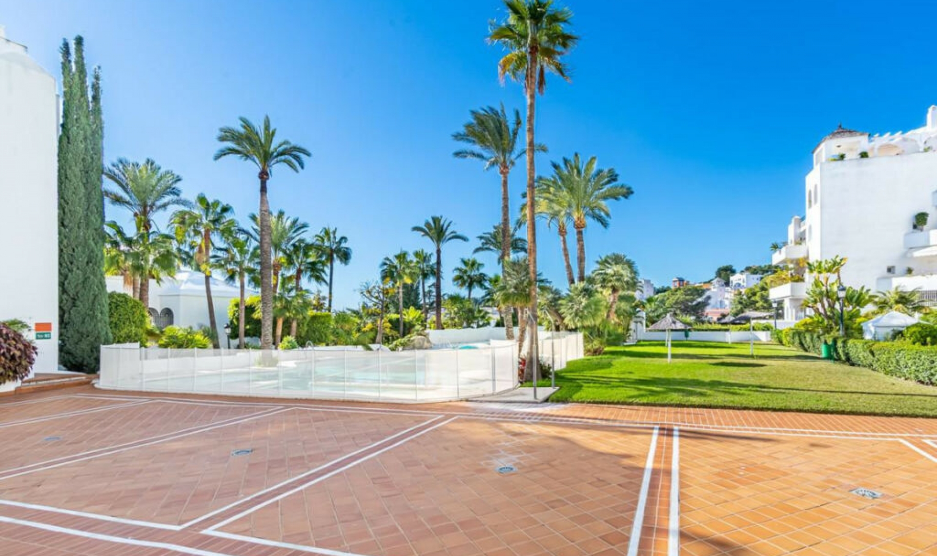 Resale - Apartment -
Torremolinos Centro