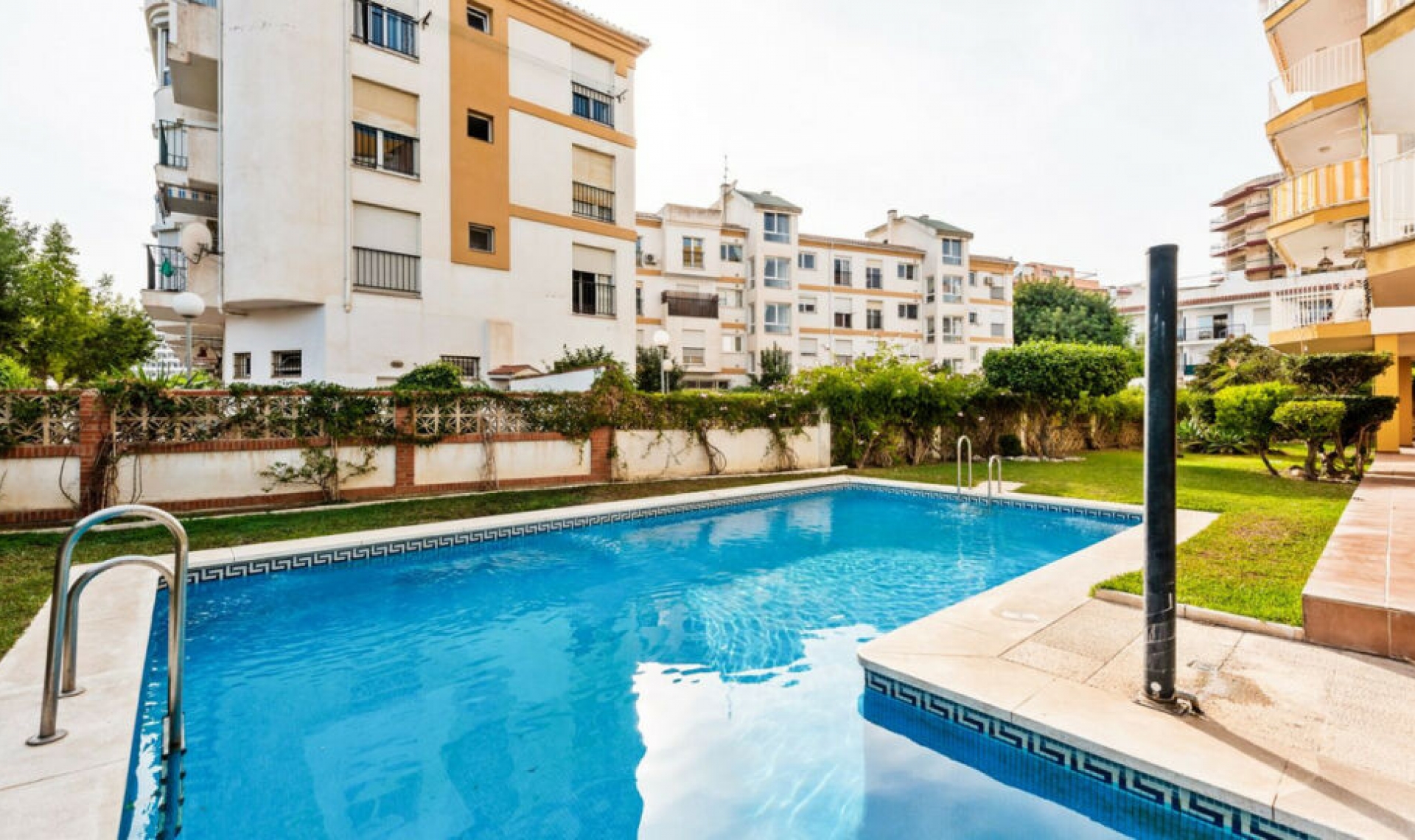 Resale - Apartment -
Torremolinos