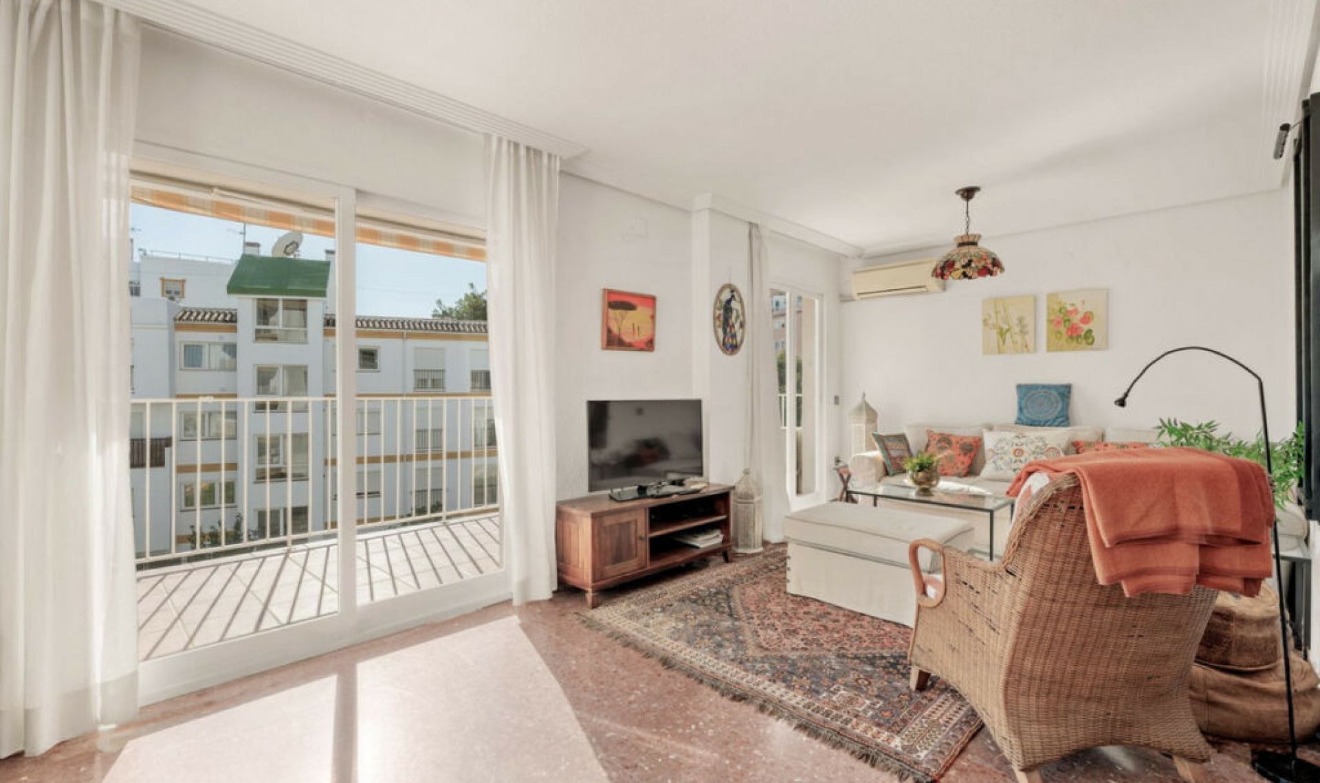 Resale - Apartment -
Torremolinos
