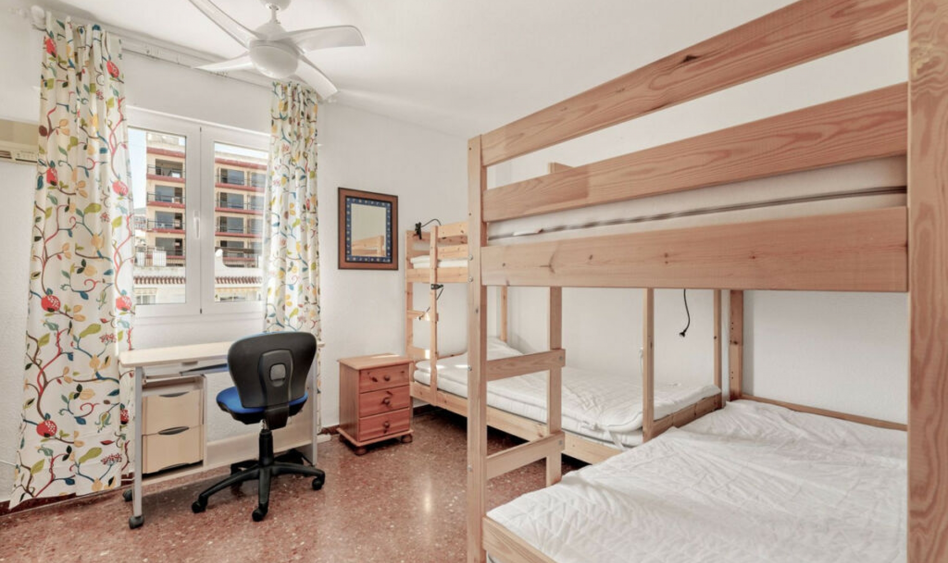 Resale - Apartment -
Torremolinos