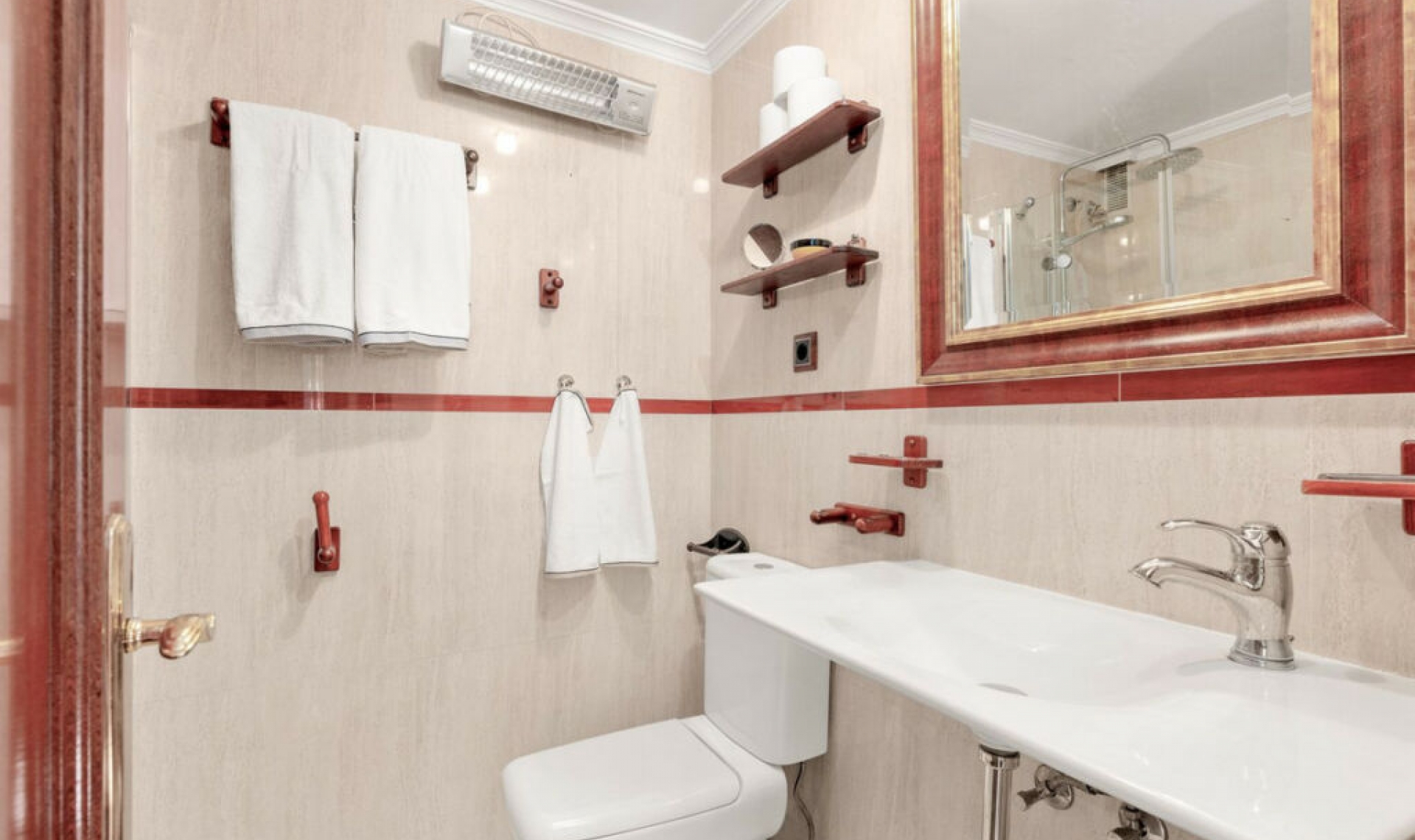 Resale - Apartment -
Torremolinos