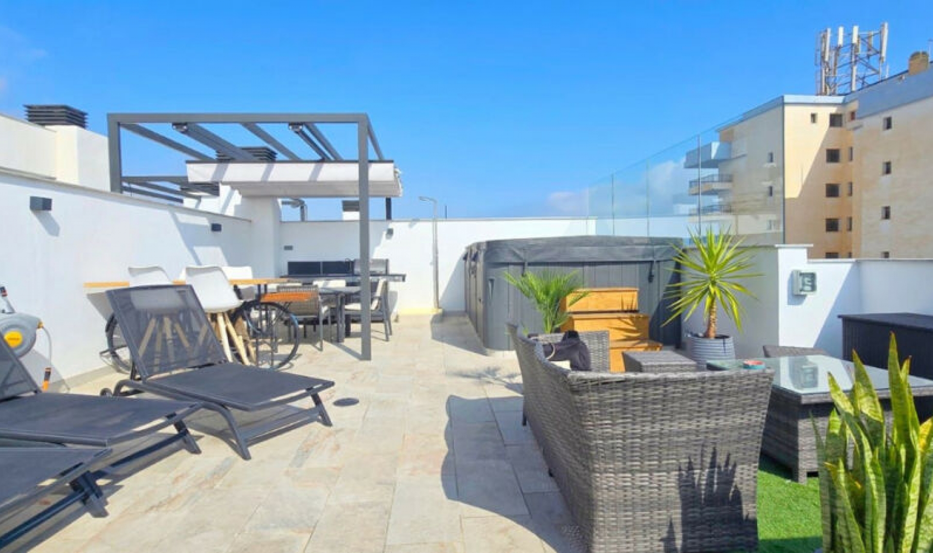 Resale - Apartment -
Torremolinos