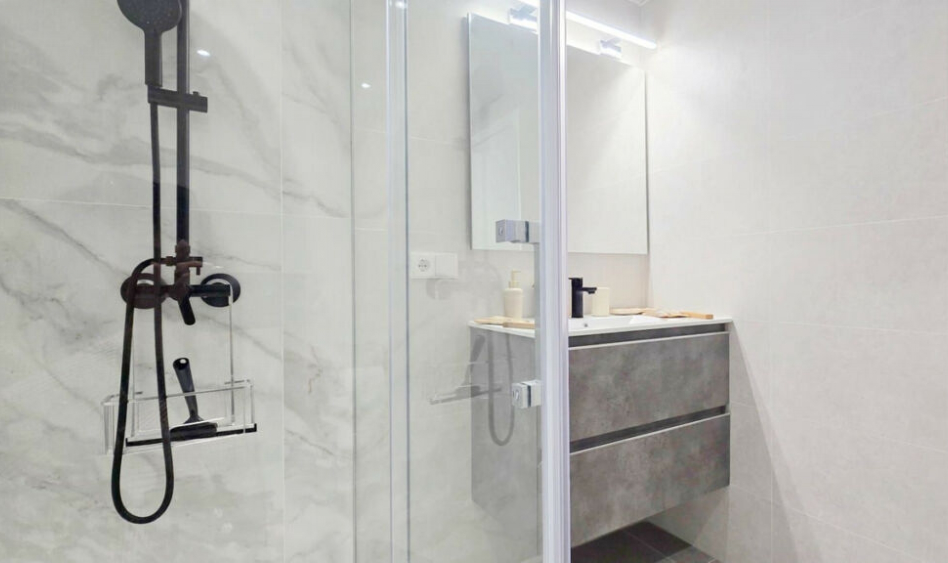 Resale - Apartment -
Torremolinos