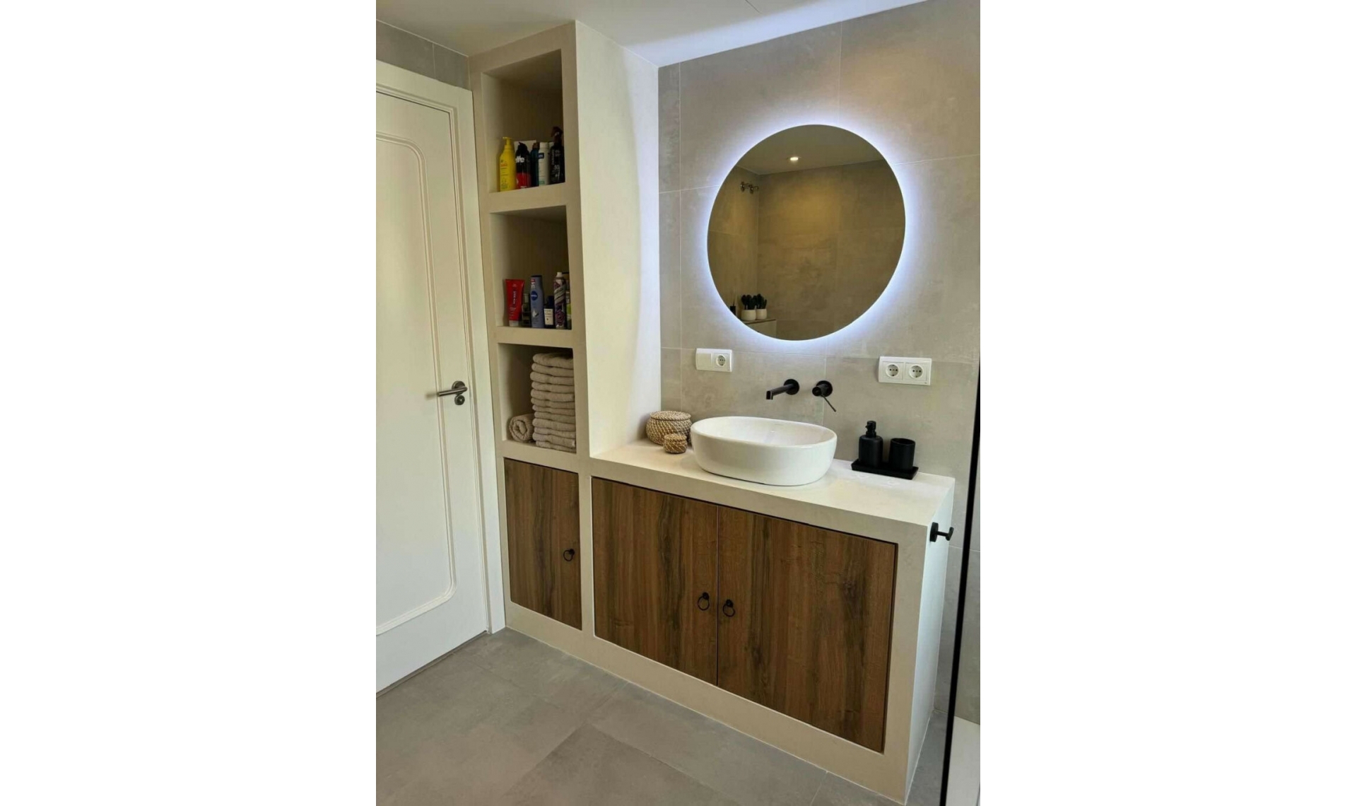 Resale - Apartment -
Torremolinos