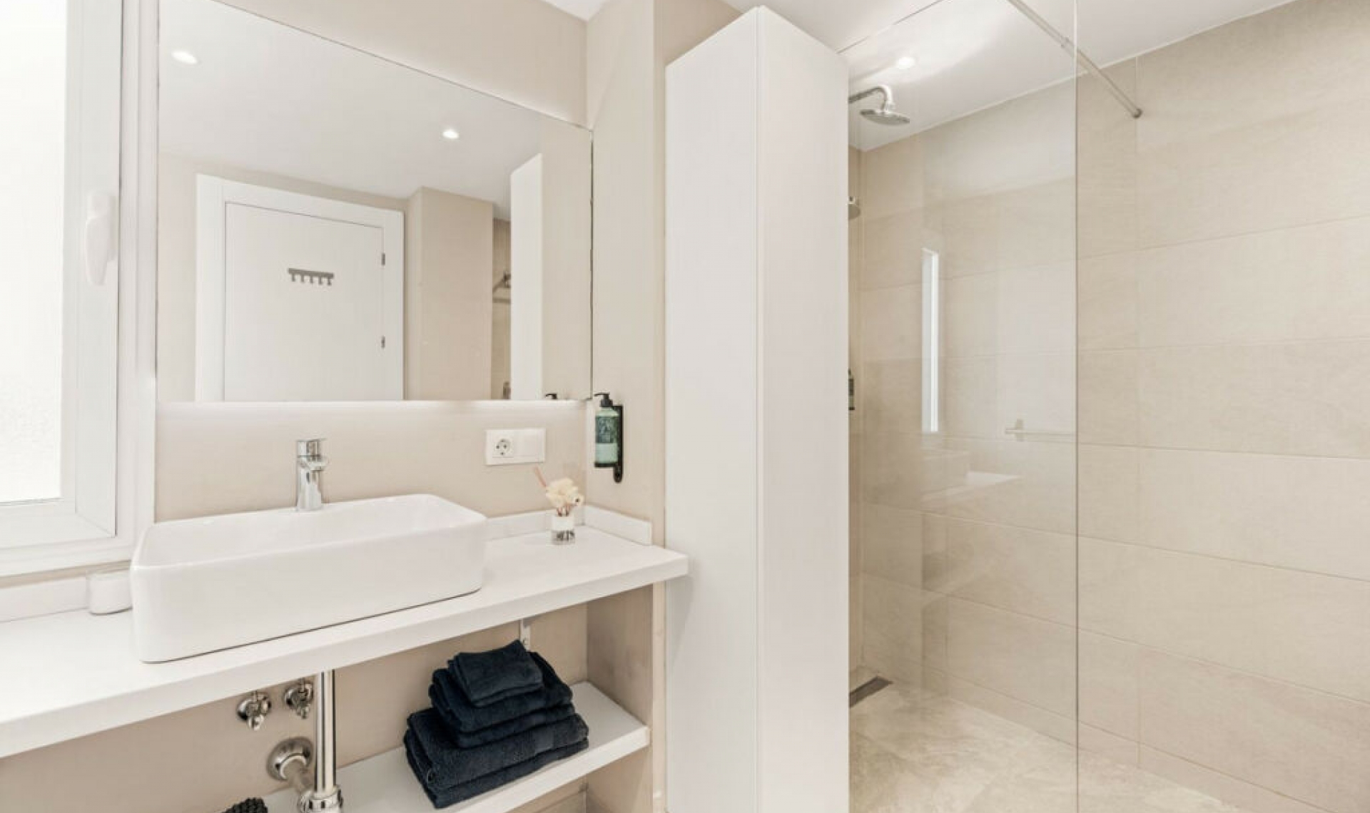 Resale - Apartment -
Torremolinos