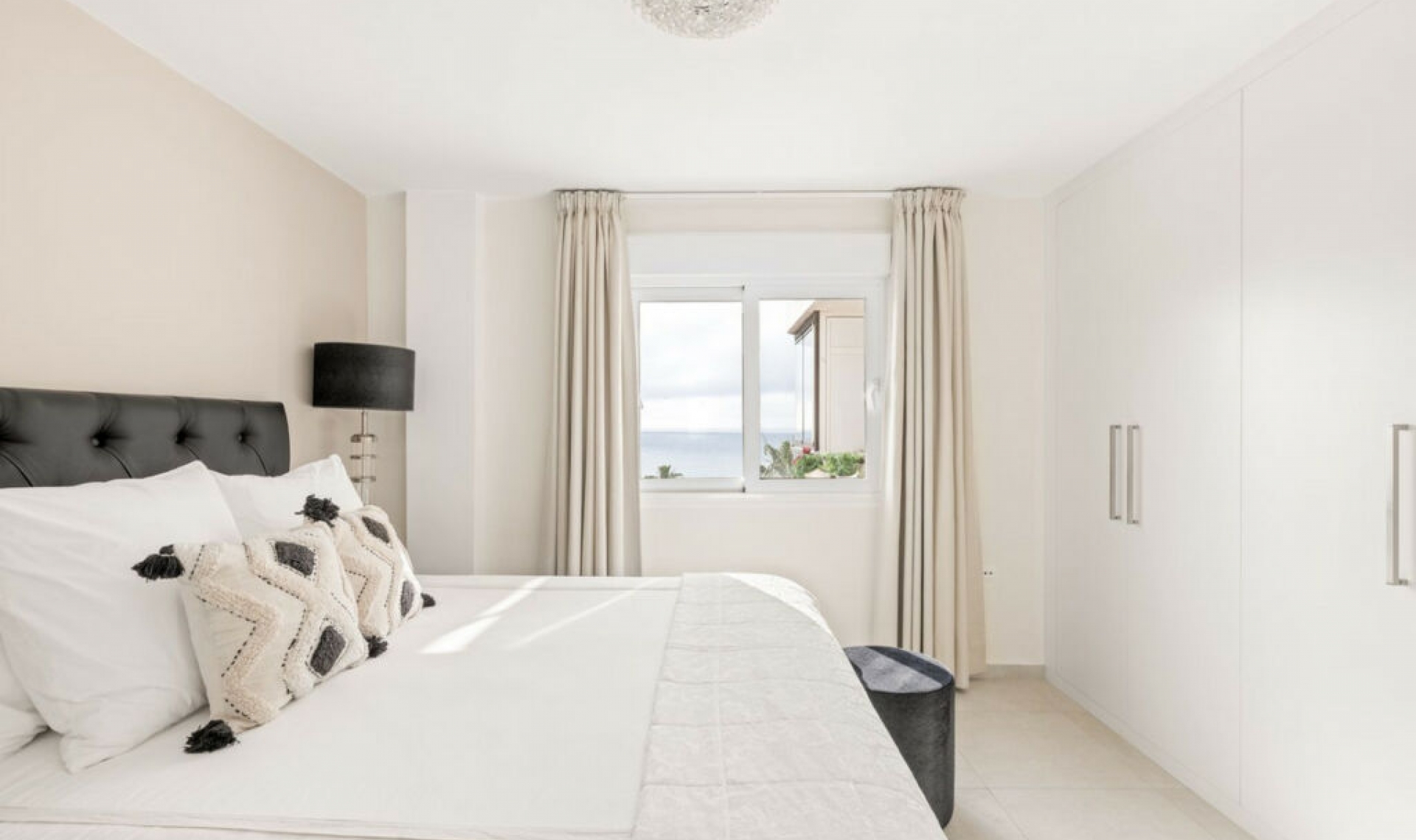Resale - Apartment -
Torremolinos