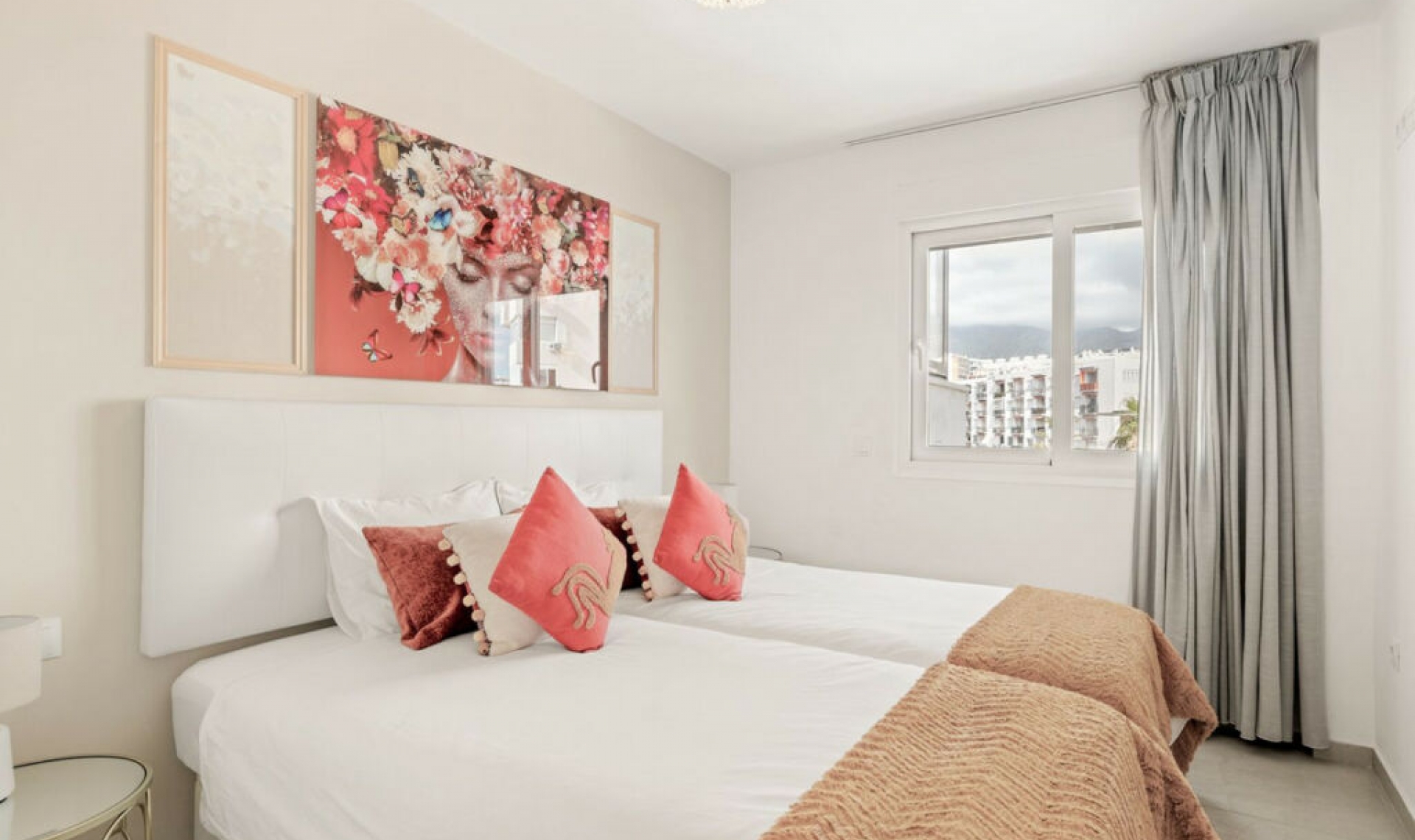 Resale - Apartment -
Torremolinos