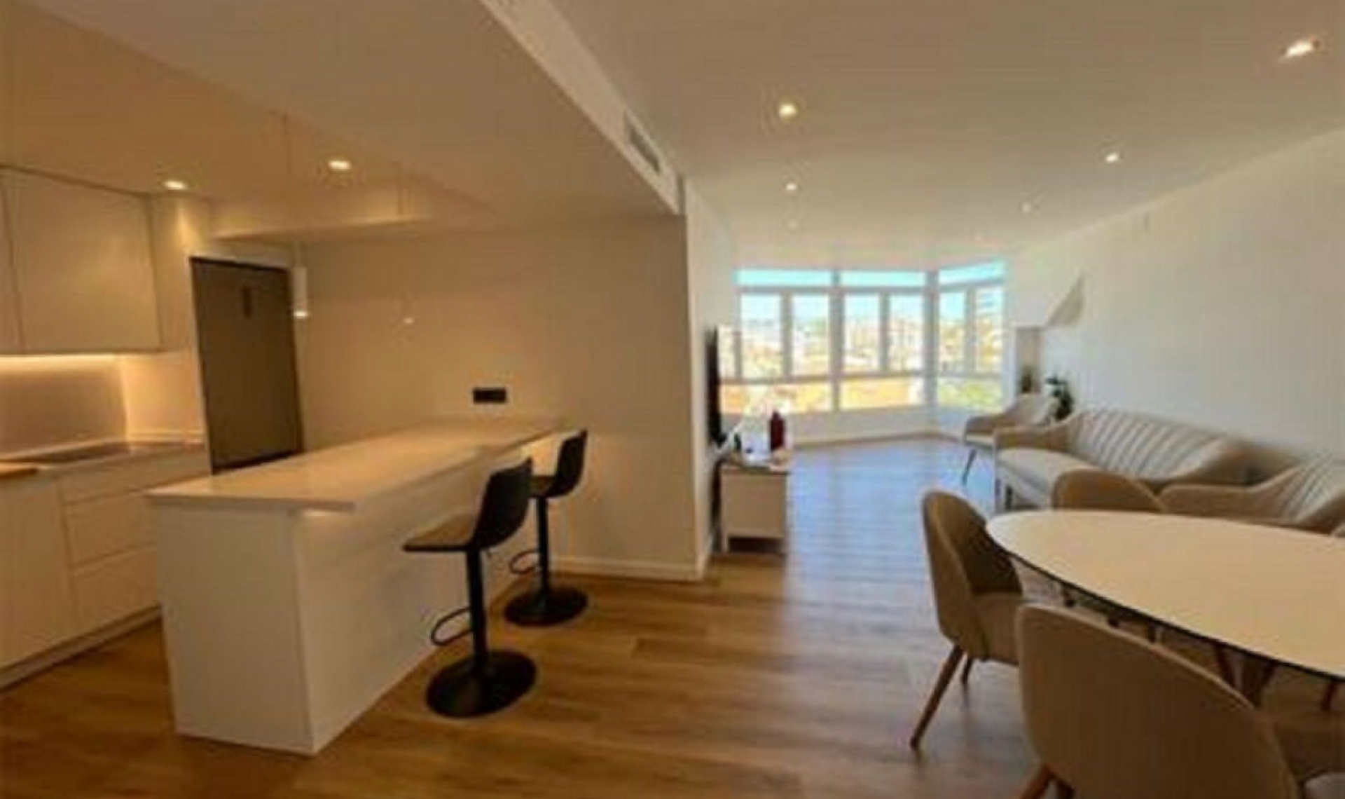 Resale - Apartment -
Torremolinos