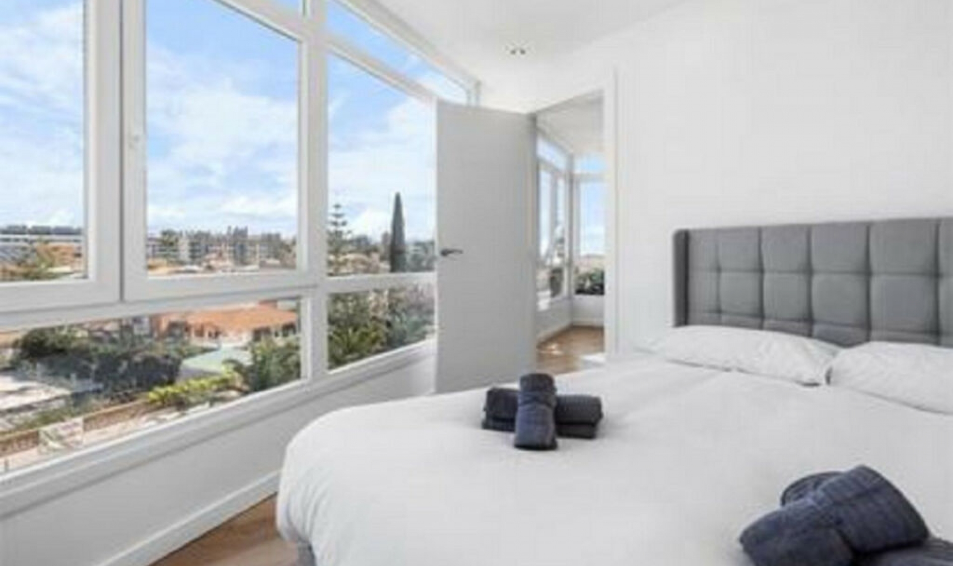 Resale - Apartment -
Torremolinos