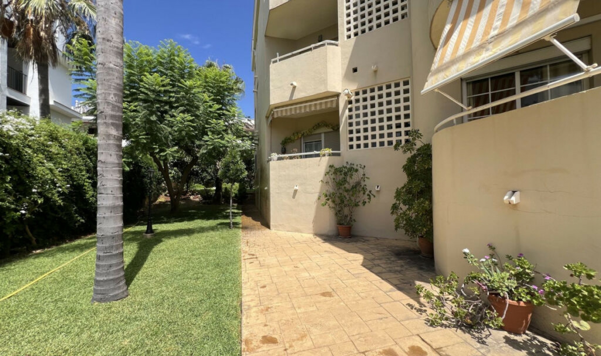 Resale - Apartment -
Torremolinos