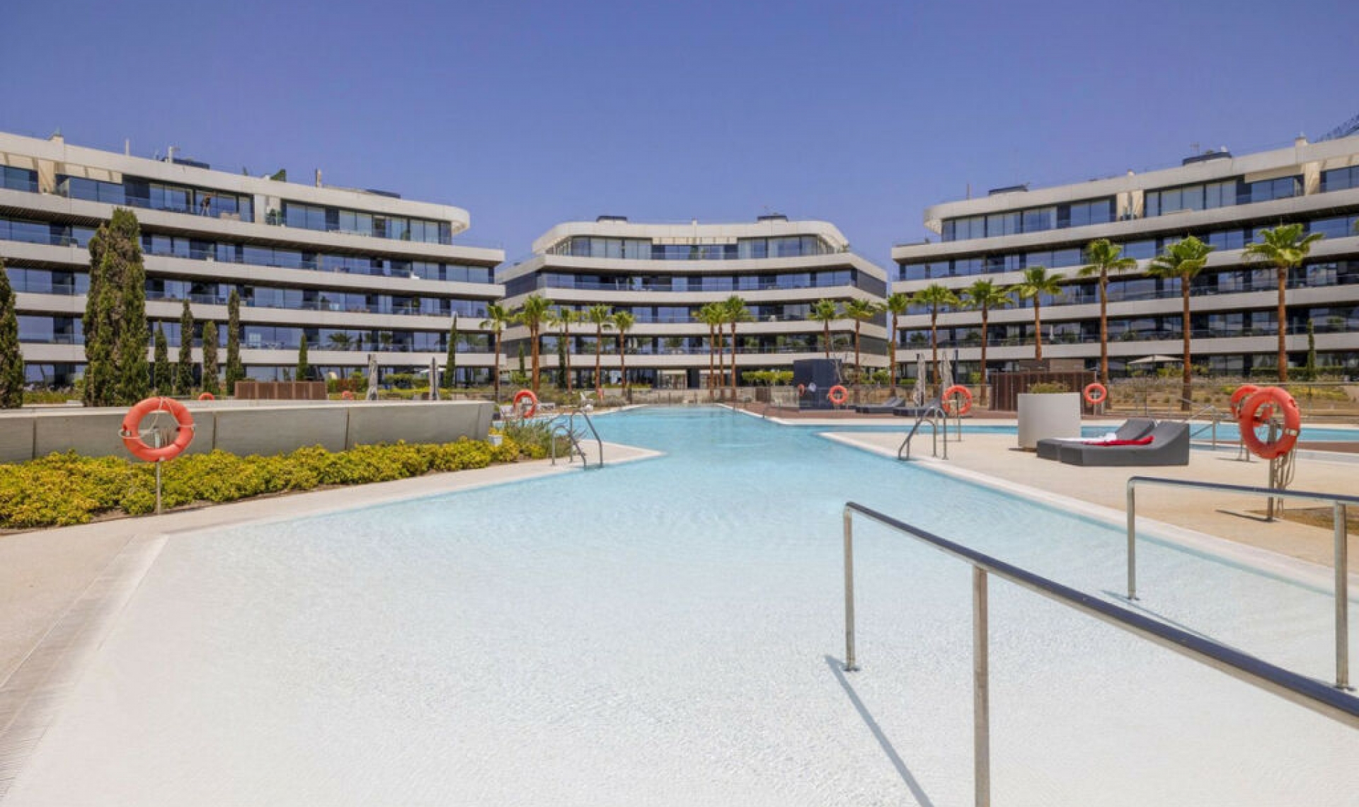 Resale - Apartment -
Torremolinos