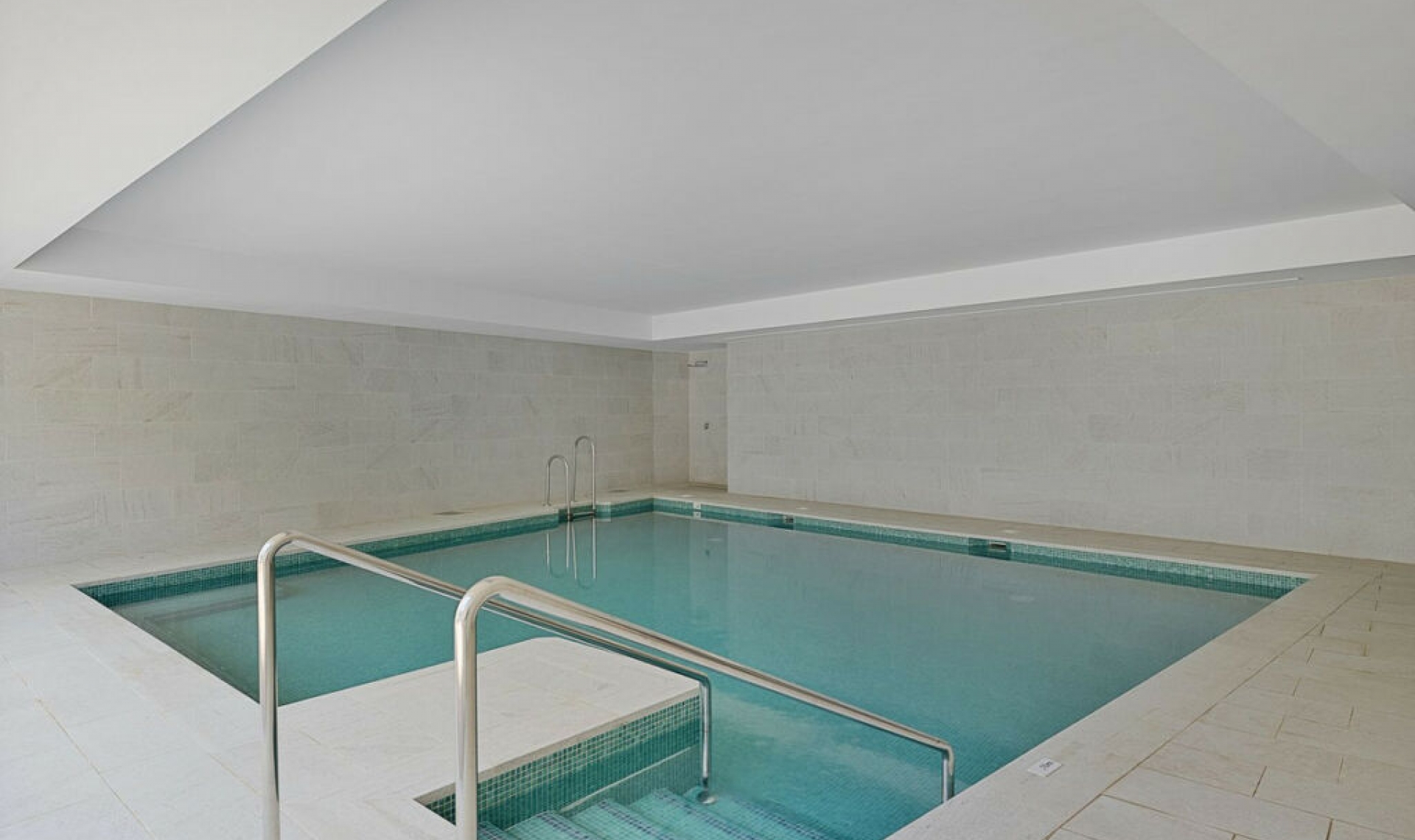 Resale - Apartment -
Torremolinos