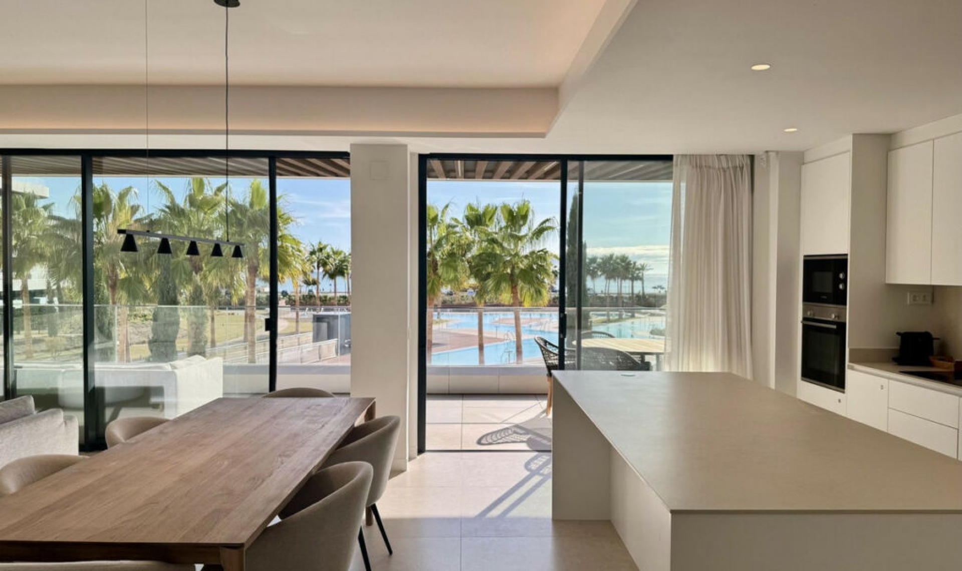 Resale - Apartment -
Torremolinos