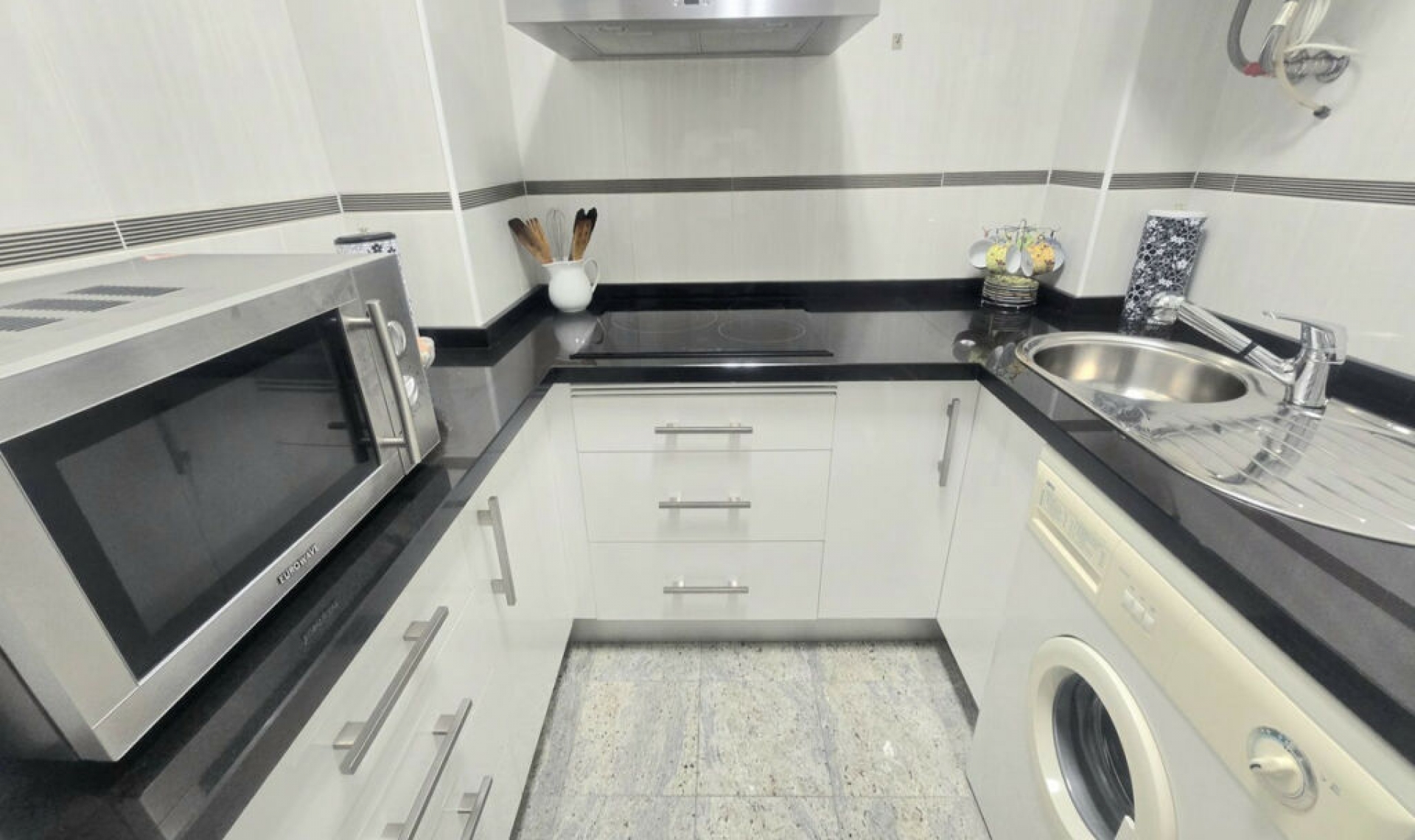 Resale - Apartment -
Torremolinos