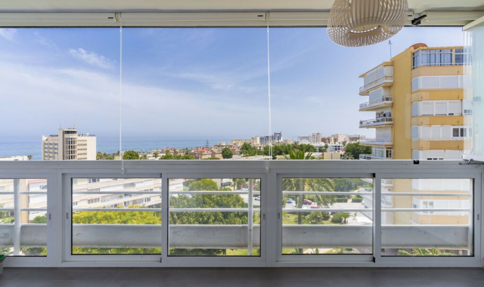 Resale - Apartment -
Torremolinos