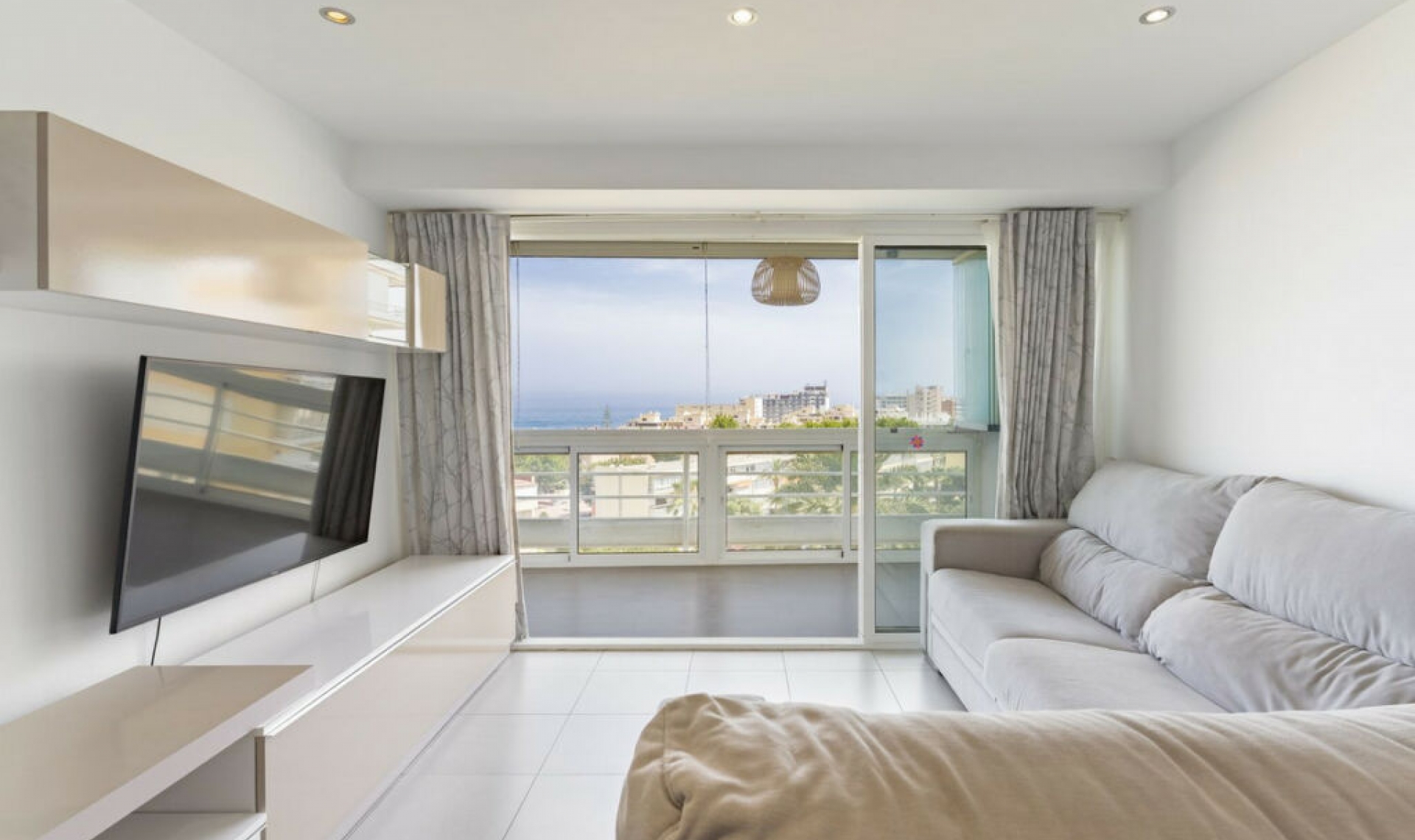 Resale - Apartment -
Torremolinos