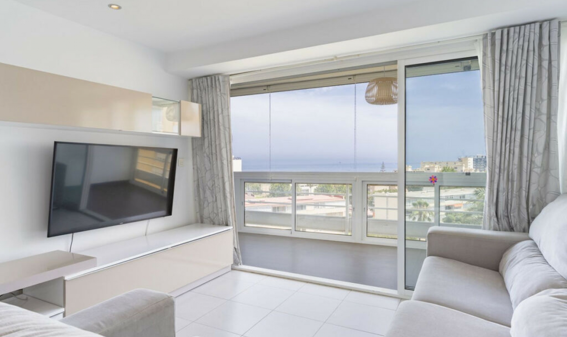 Resale - Apartment -
Torremolinos