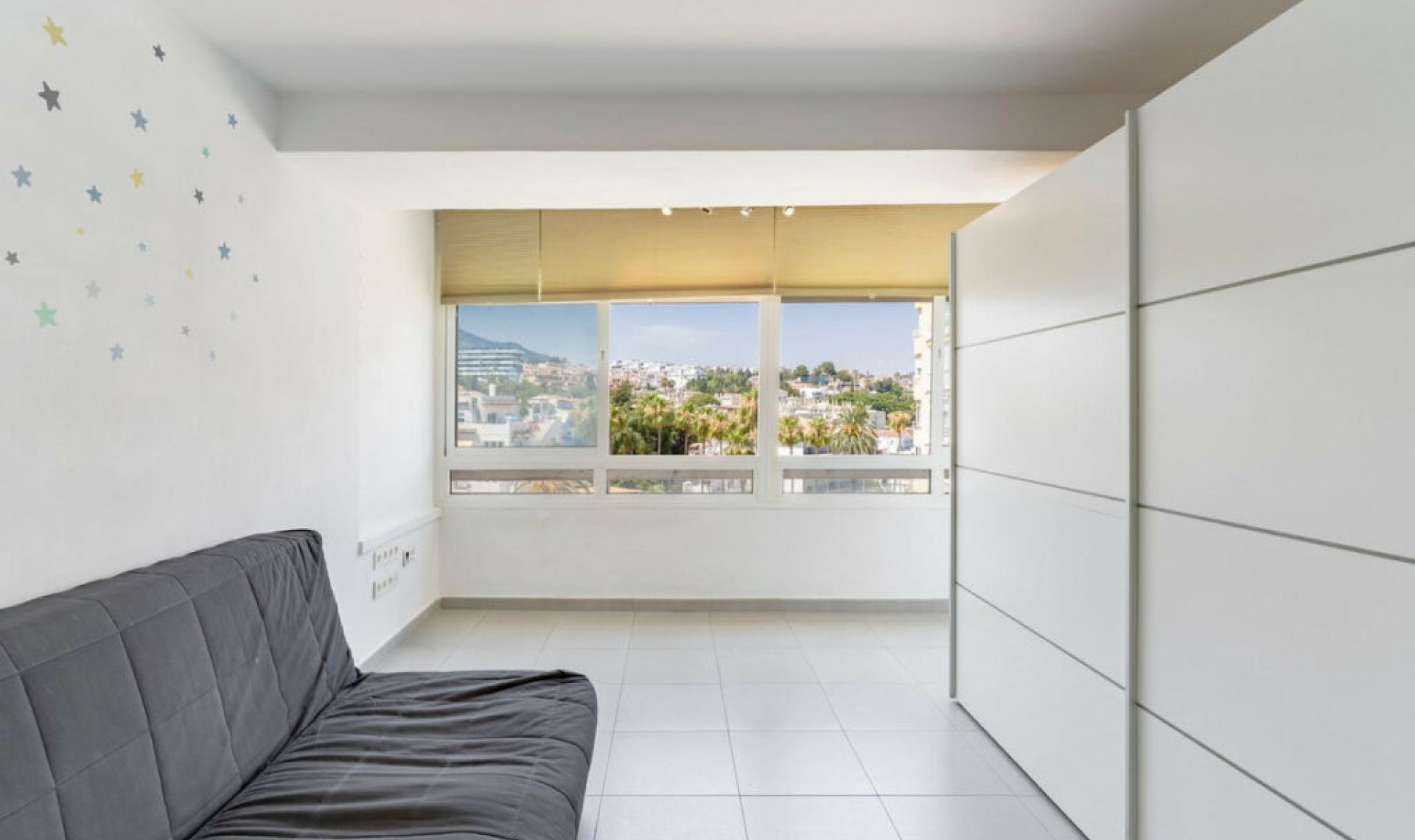 Resale - Apartment -
Torremolinos