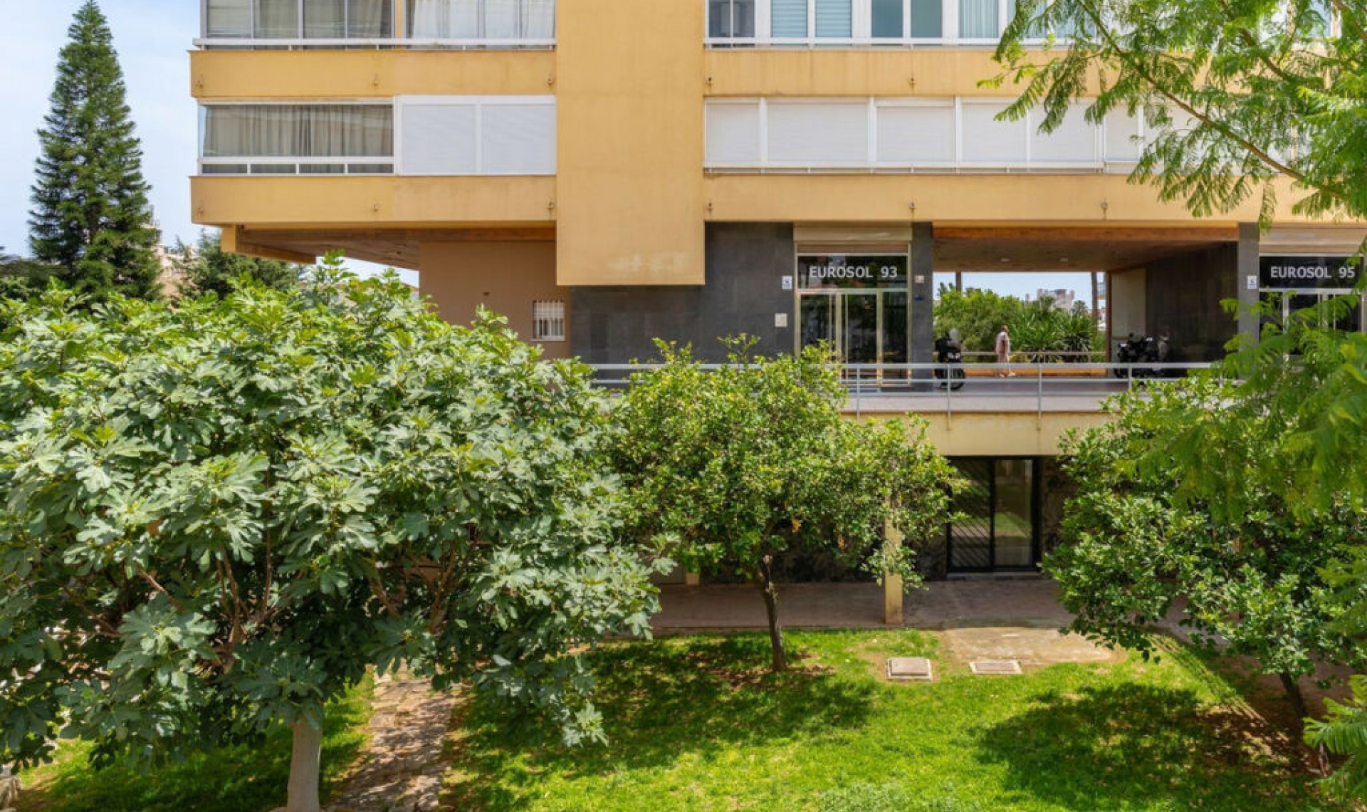Resale - Apartment -
Torremolinos