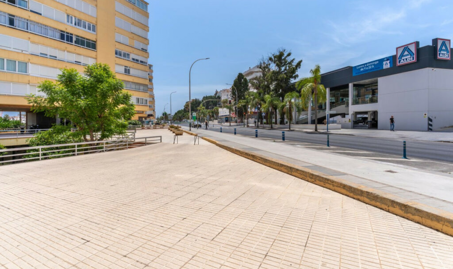 Resale - Apartment -
Torremolinos