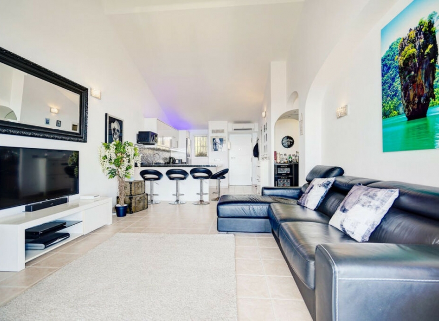 Resale - Apartment -
Torrenueva