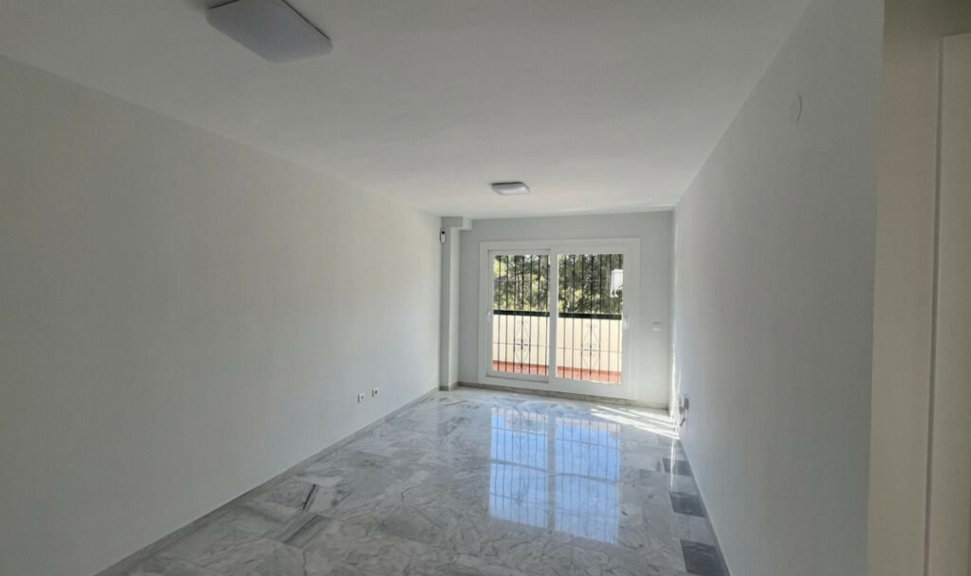 Resale - Apartment -
Torrequebrada